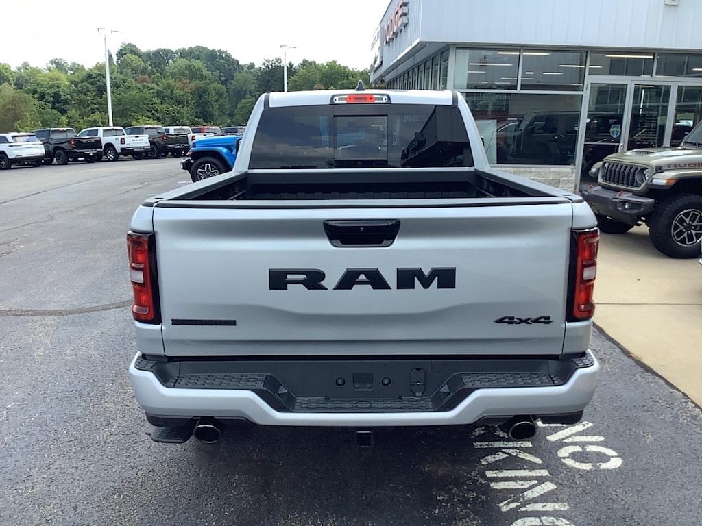 New 2026 Ram 1500 BIG HORN CREW CAB 4X4 6'4 BOX Pickup