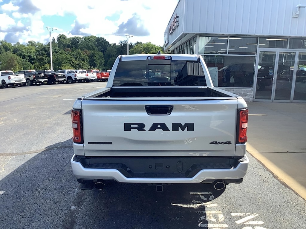 New 2026 Ram 1500 BIG HORN CREW CAB 4X4 5'7 BOX Pickup