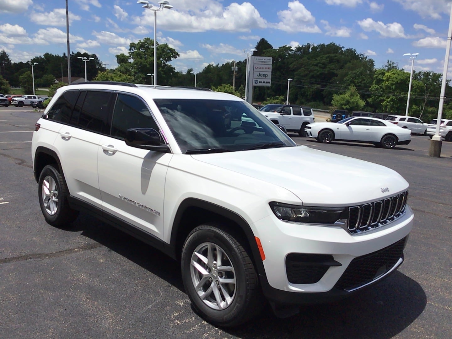 2026 Jeep Grand Cherokee LAREDO X 4X4 Bright White at Three Rivers CJD