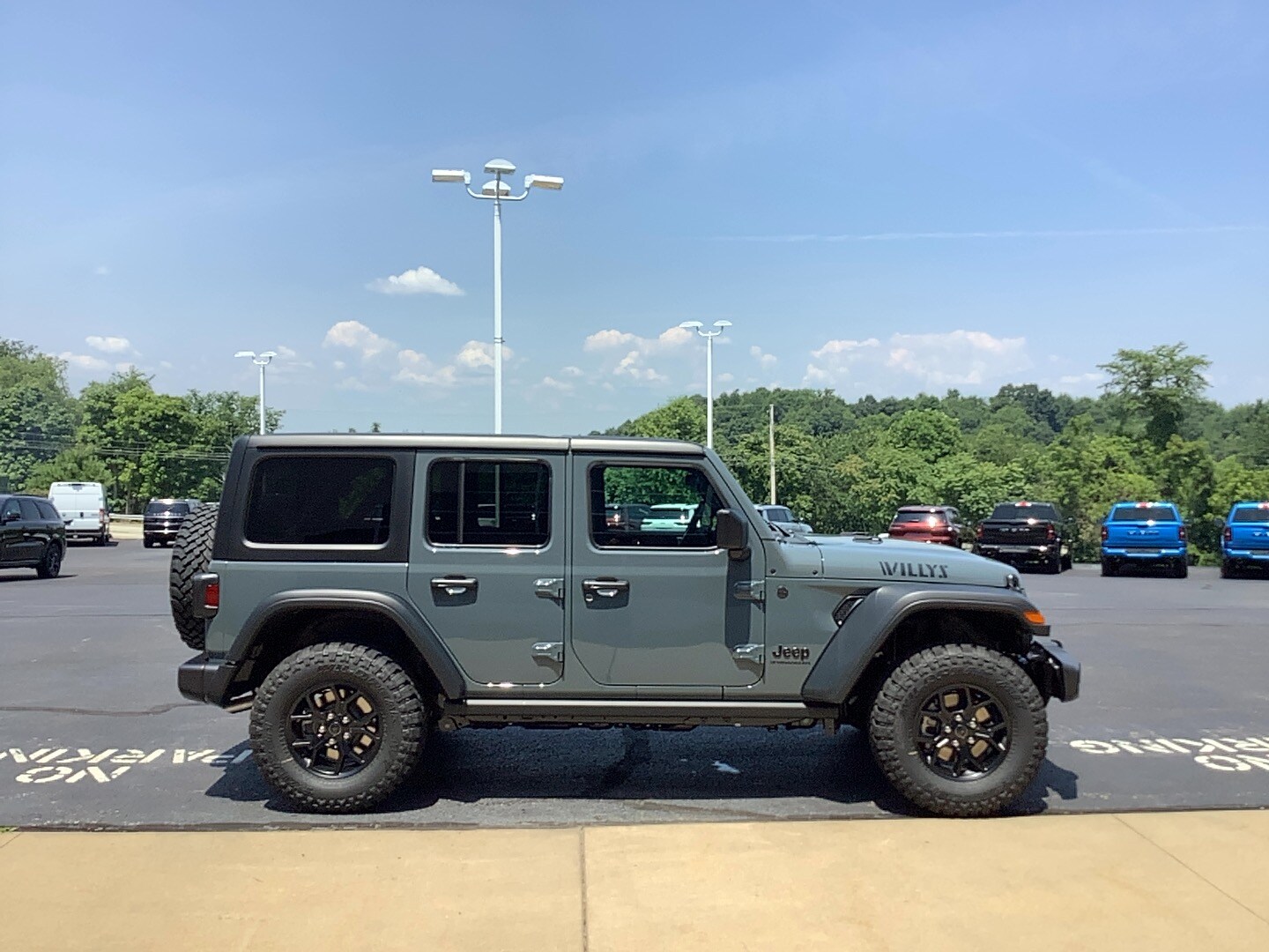 2025 Jeep Wrangler Willys photo 4