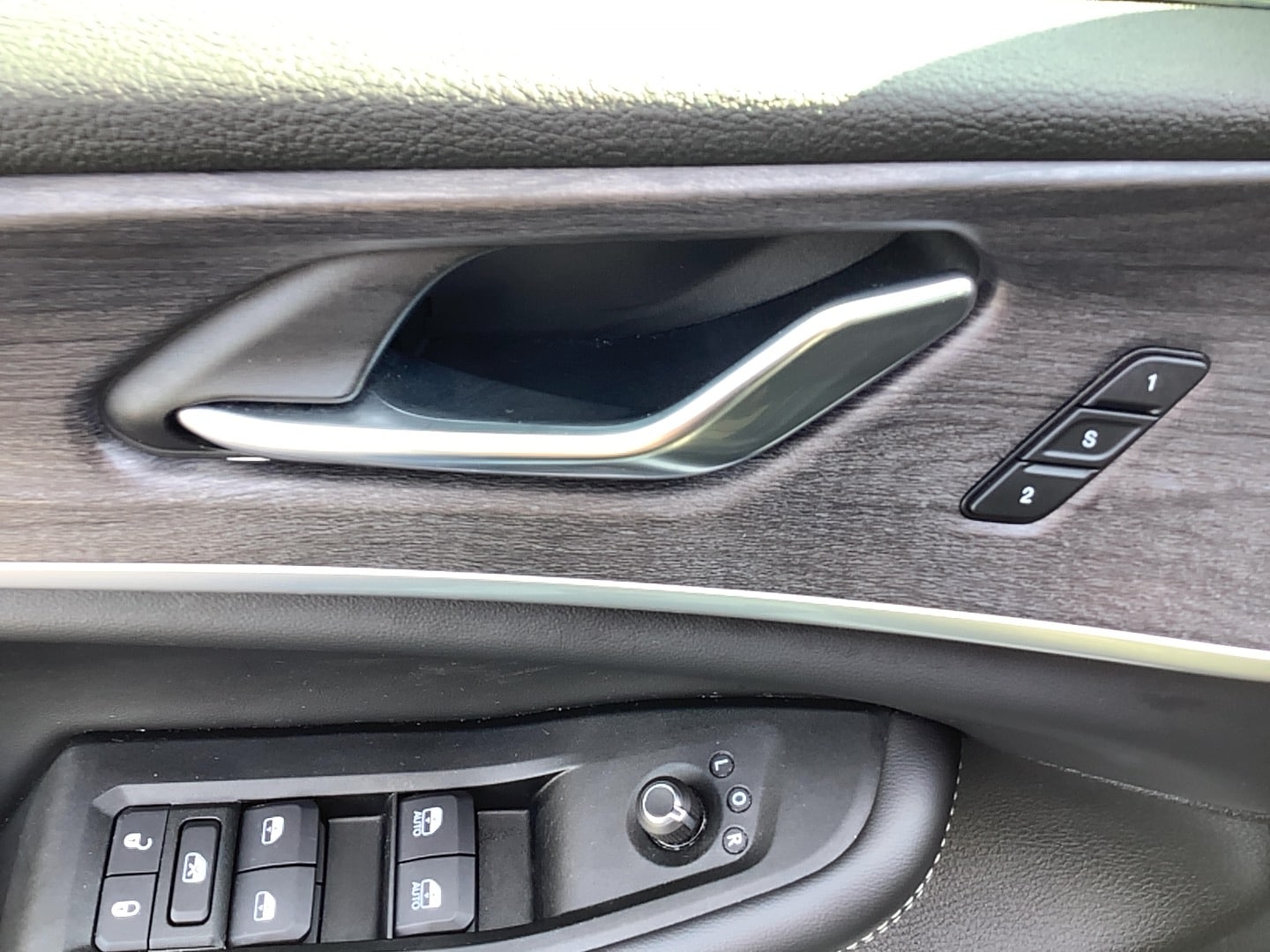 2024 Jeep Grand Cherokee L Limited Bright White Clearcoat at Solomon CJD Carmichaels