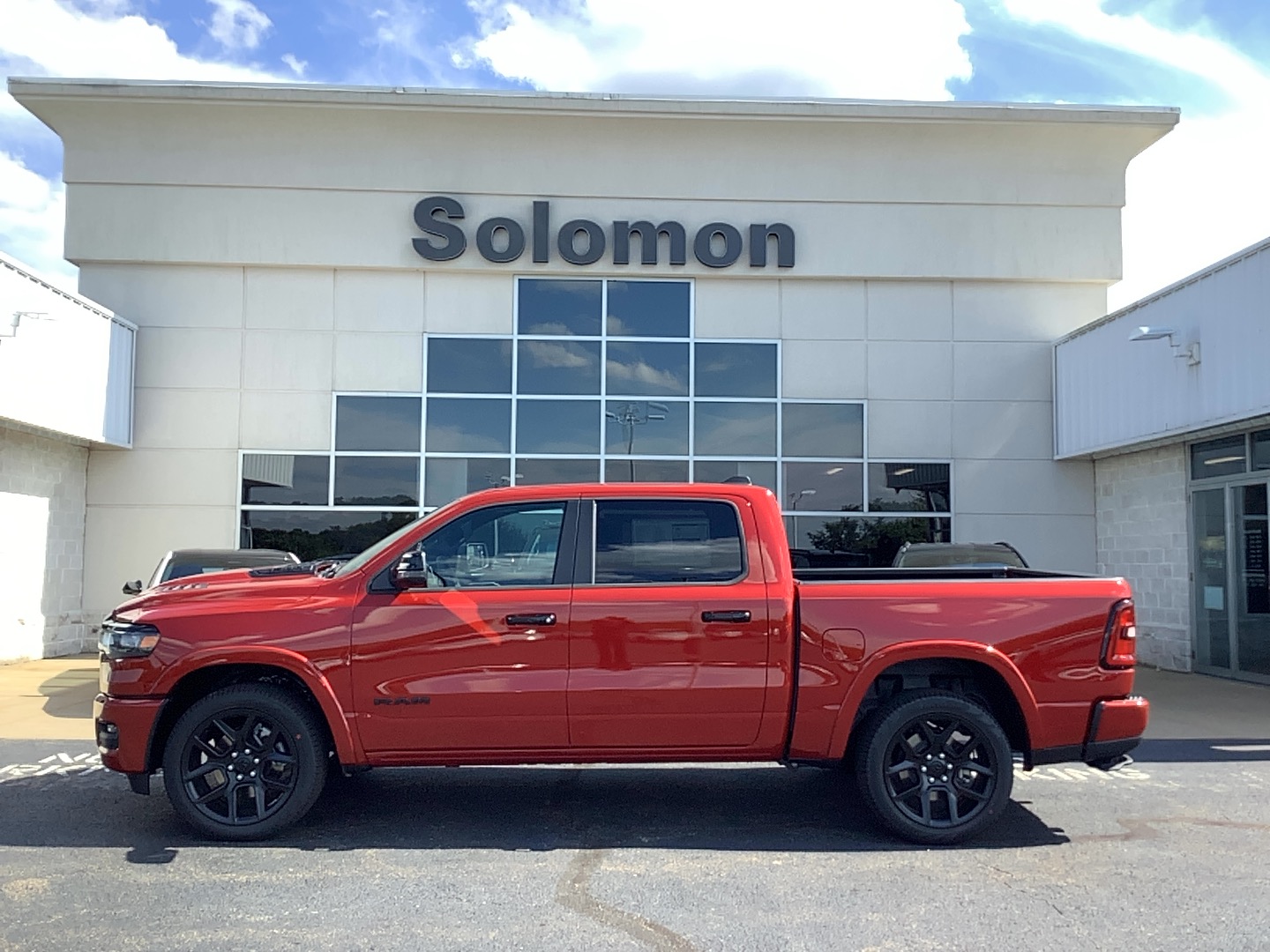 2027 Ram 1500 LARAMIE CREW CAB 4X4 5'7 BOX Pickup