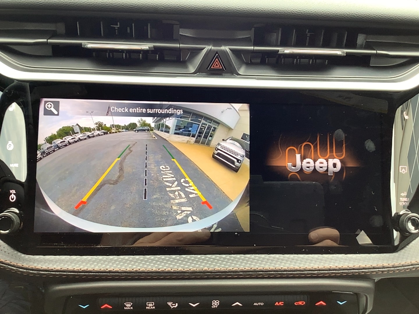 2026 Jeep Cherokee OVERLAND 4X4 Silver Zynith at Solomon CJD Brownsville