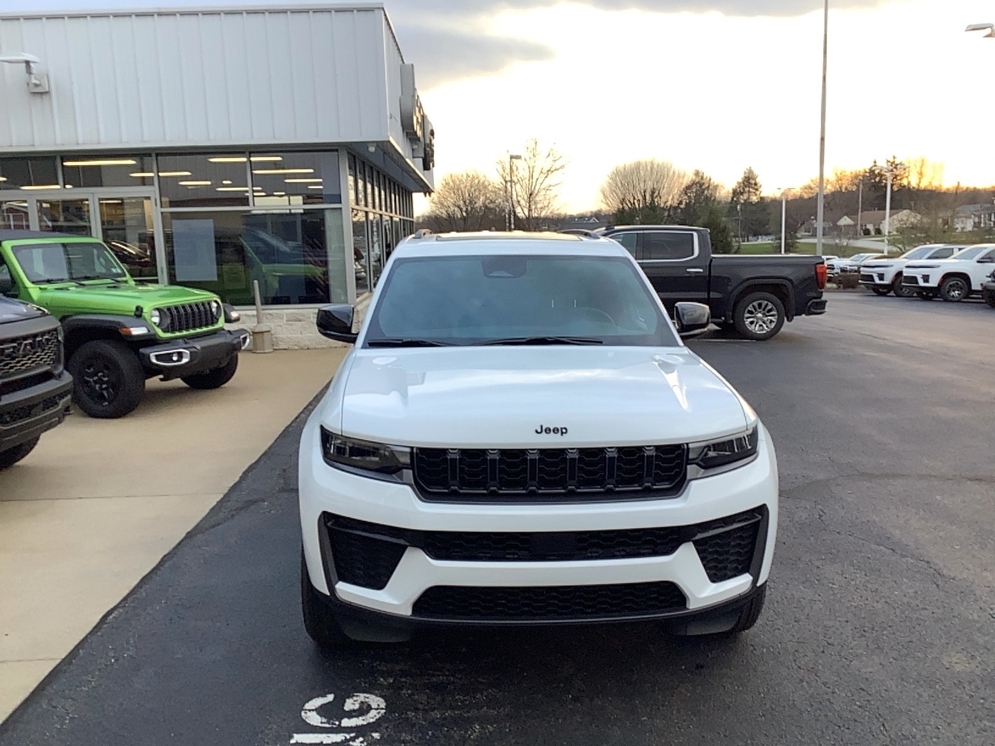 2026 Jeep Grand Cherokee L LAREDO ALTITUDE 4X4 - 1