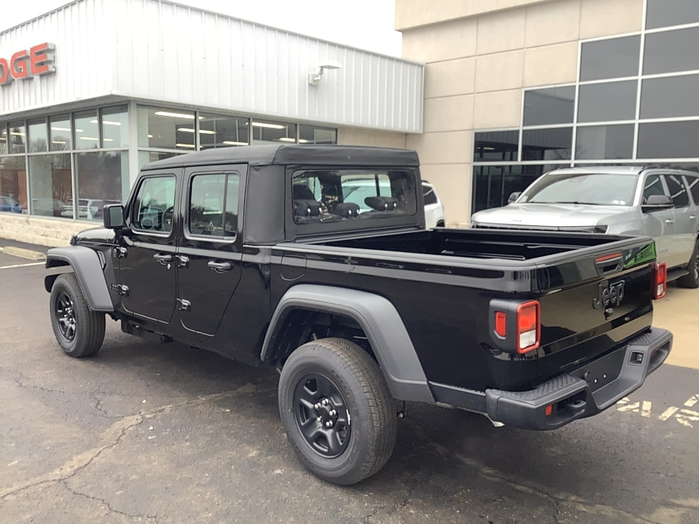 2026 Jeep Gladiator SPORT 4X4 - 8