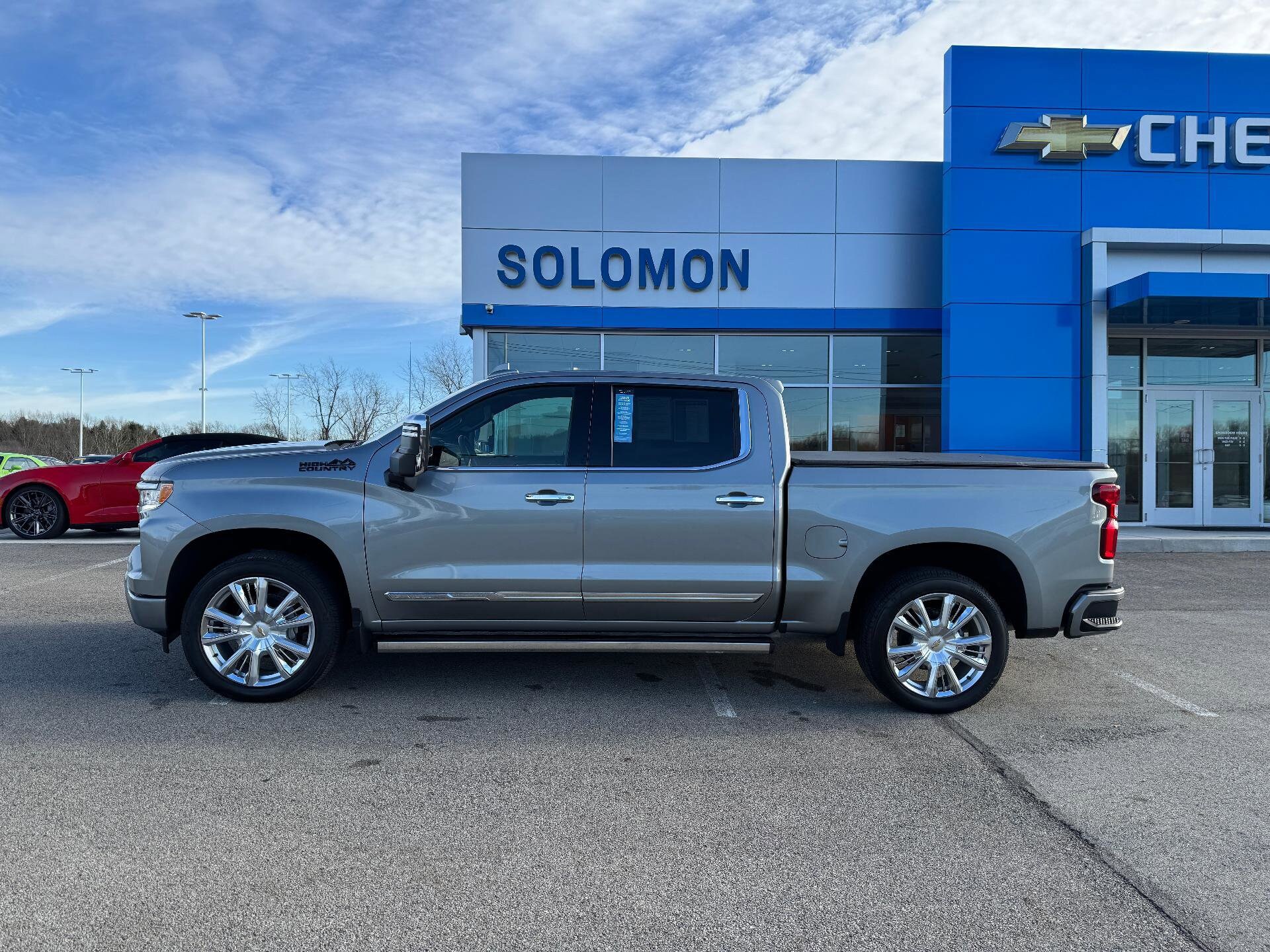 2024 Chevrolet Silverado 1500 High Country photo 2