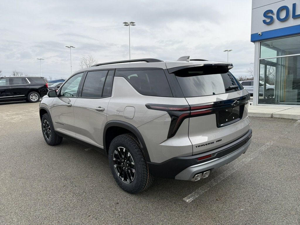 2026 Chevrolet Traverse Z71 photo 2