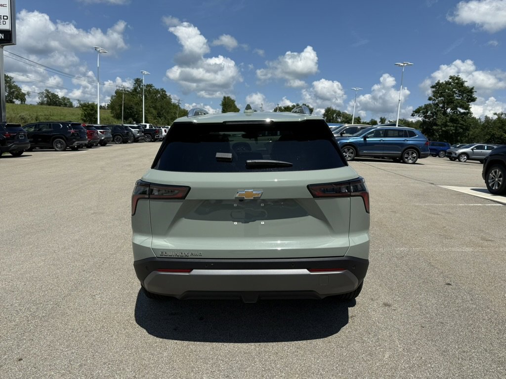 2026 Chevrolet Equinox LT photo 4