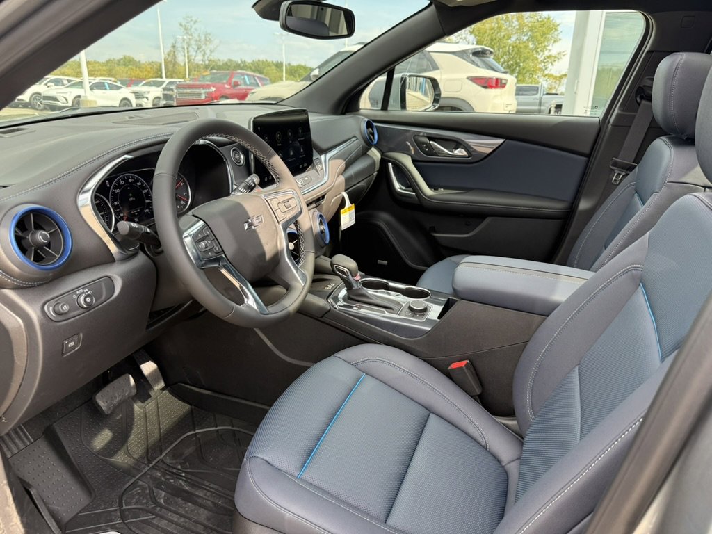 2025 Chevrolet Blazer RS photo 3