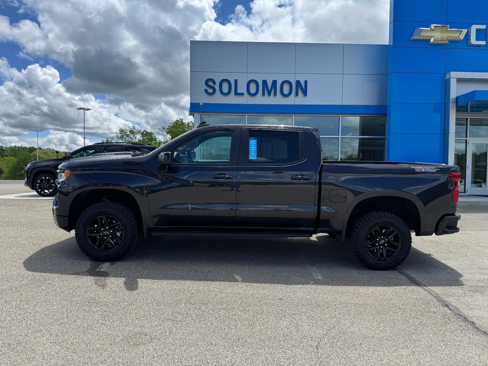 2024 Chevrolet Silverado 1500 LT Trail Boss photo 2