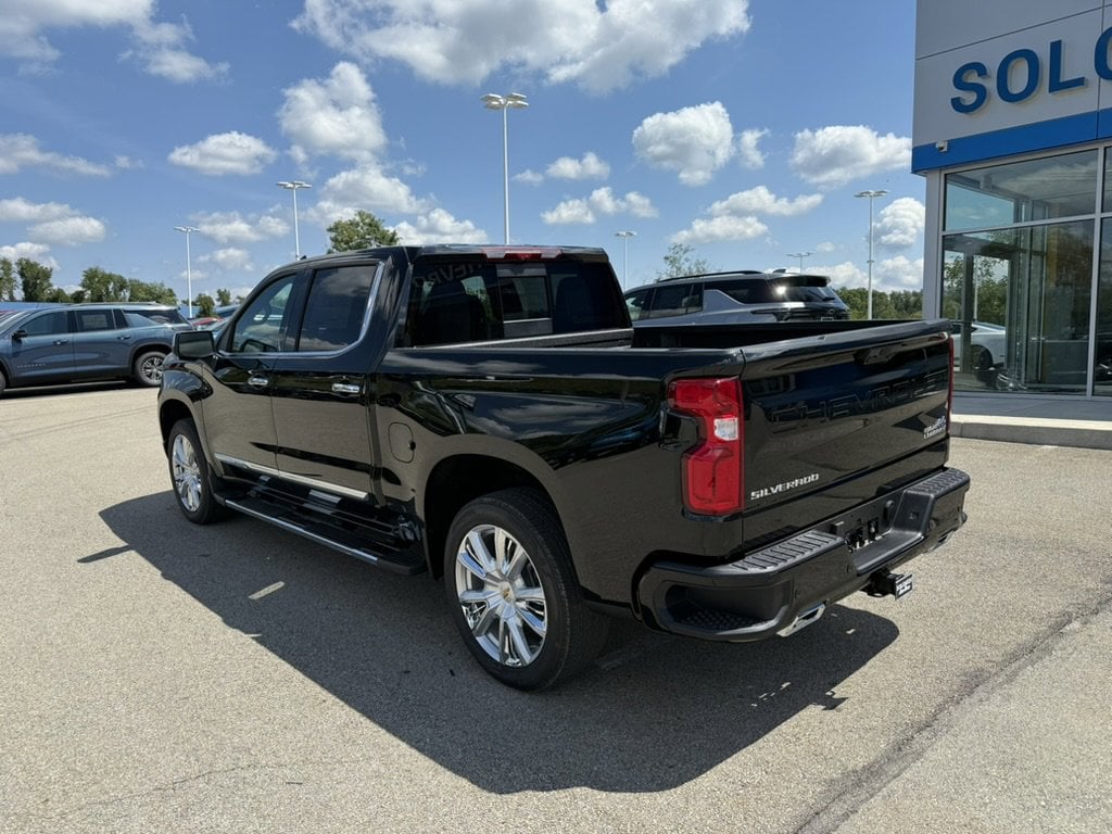 2026 Chevrolet Silverado 1500 High Country photo 3