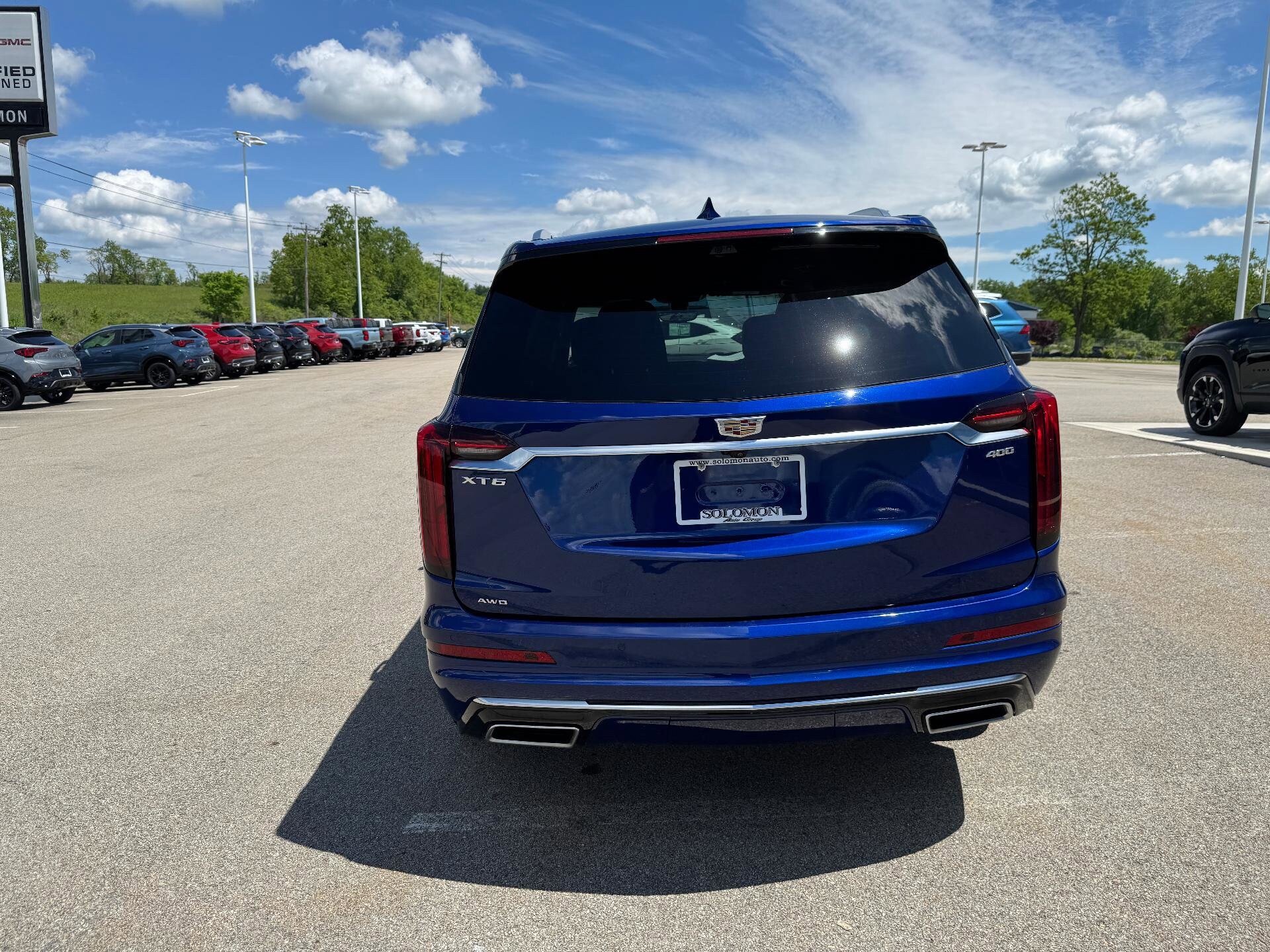 2025 Cadillac XT6 Premium Luxury photo 3