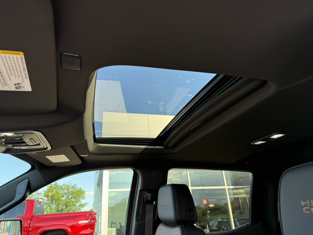 2026 Chevrolet Silverado 1500 High Country - Photo 17