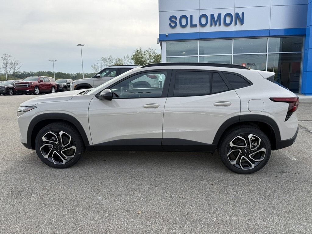 2026 Chevrolet Trax photo 2