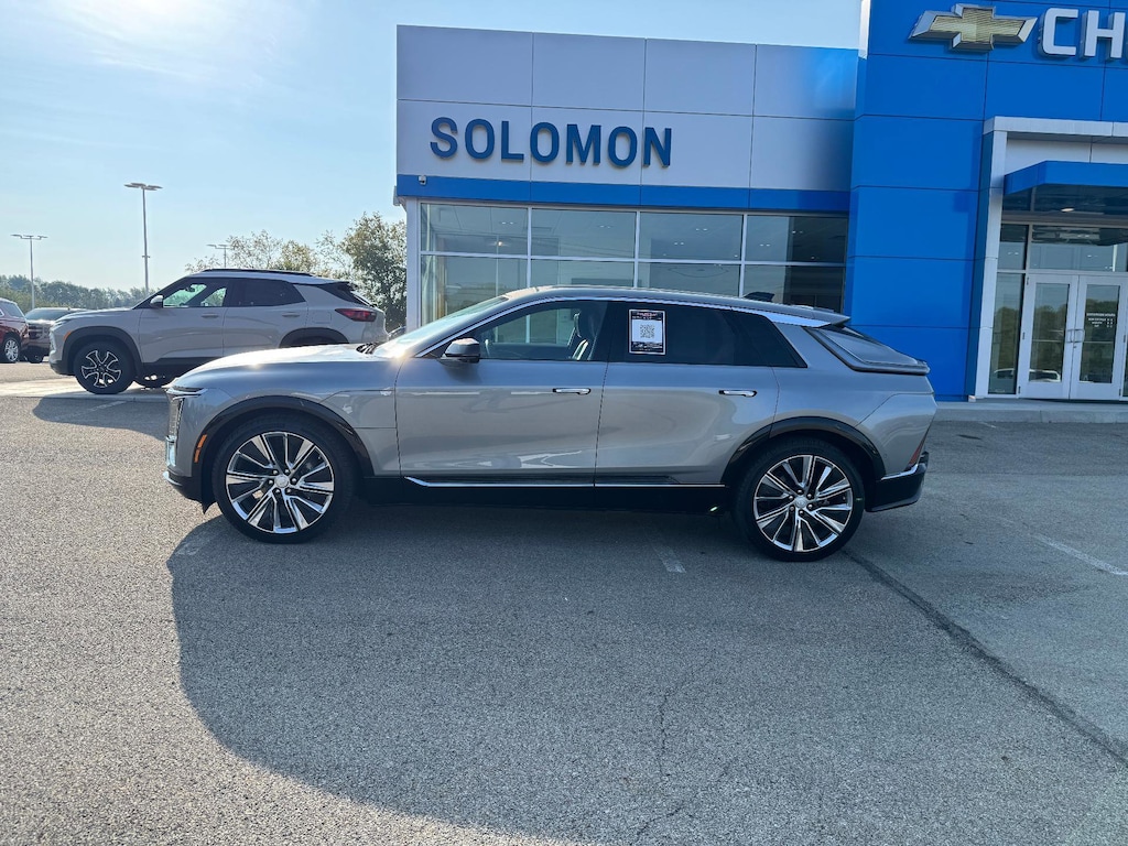 Used 2024 CADILLAC LYRIQ Luxury SUV