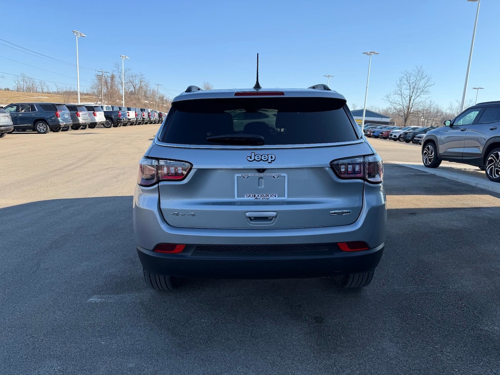 Used 2022 Jeep Compass Latitude Lux SUV