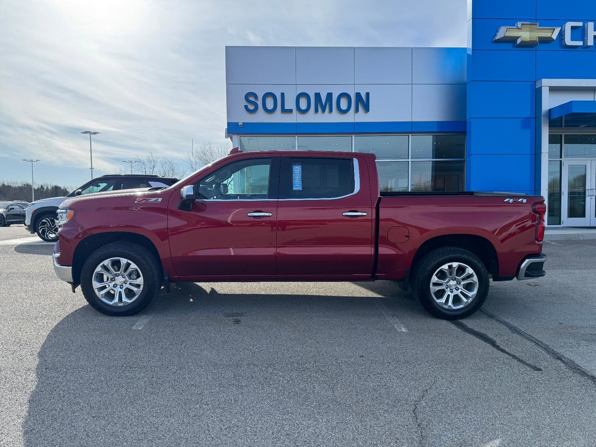 2023 Chevrolet Silverado 1500 LTZ photo 2