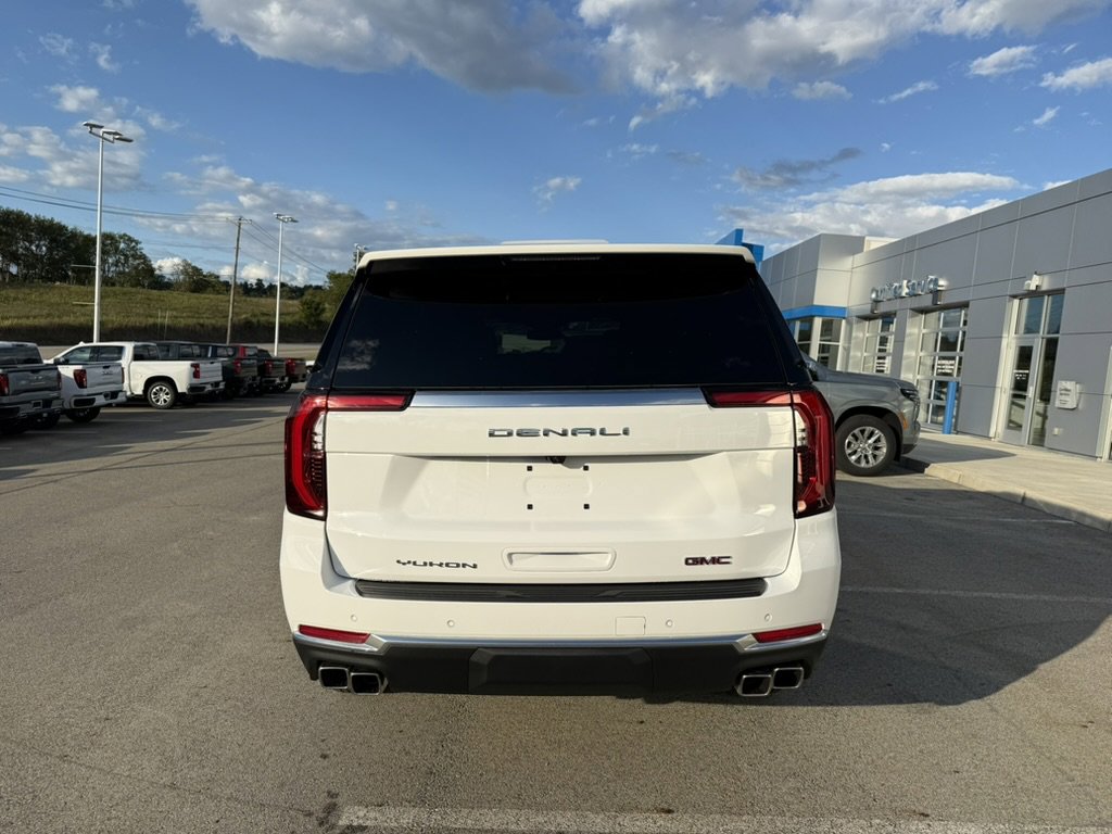 2025 Gmc Yukon Denali photo 3