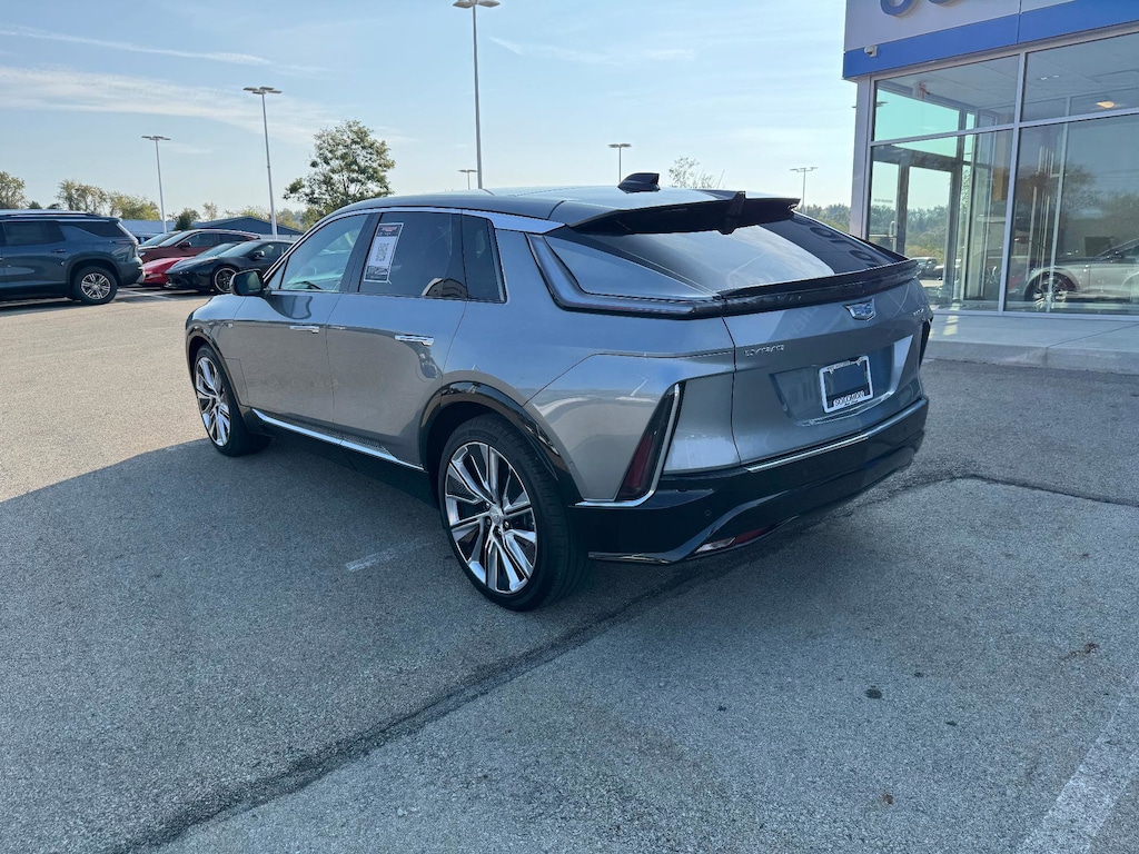 Used 2024 CADILLAC LYRIQ Luxury SUV
