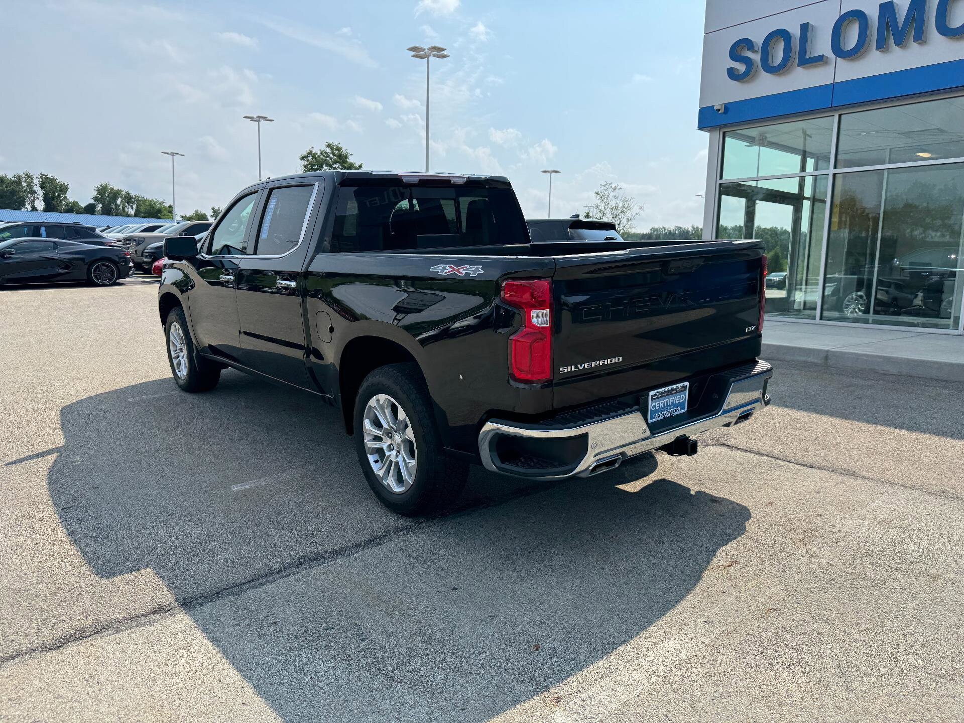 2023 Chevrolet Silverado 1500 LTZ photo 3