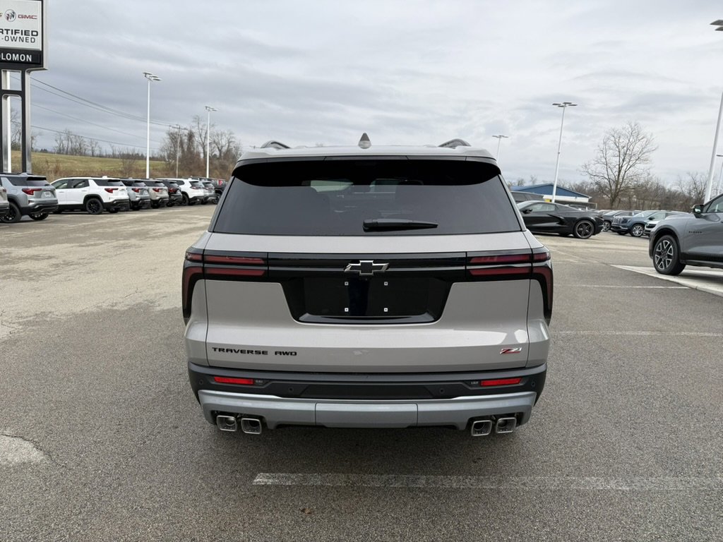 2026 Chevrolet Traverse Z71 photo 3