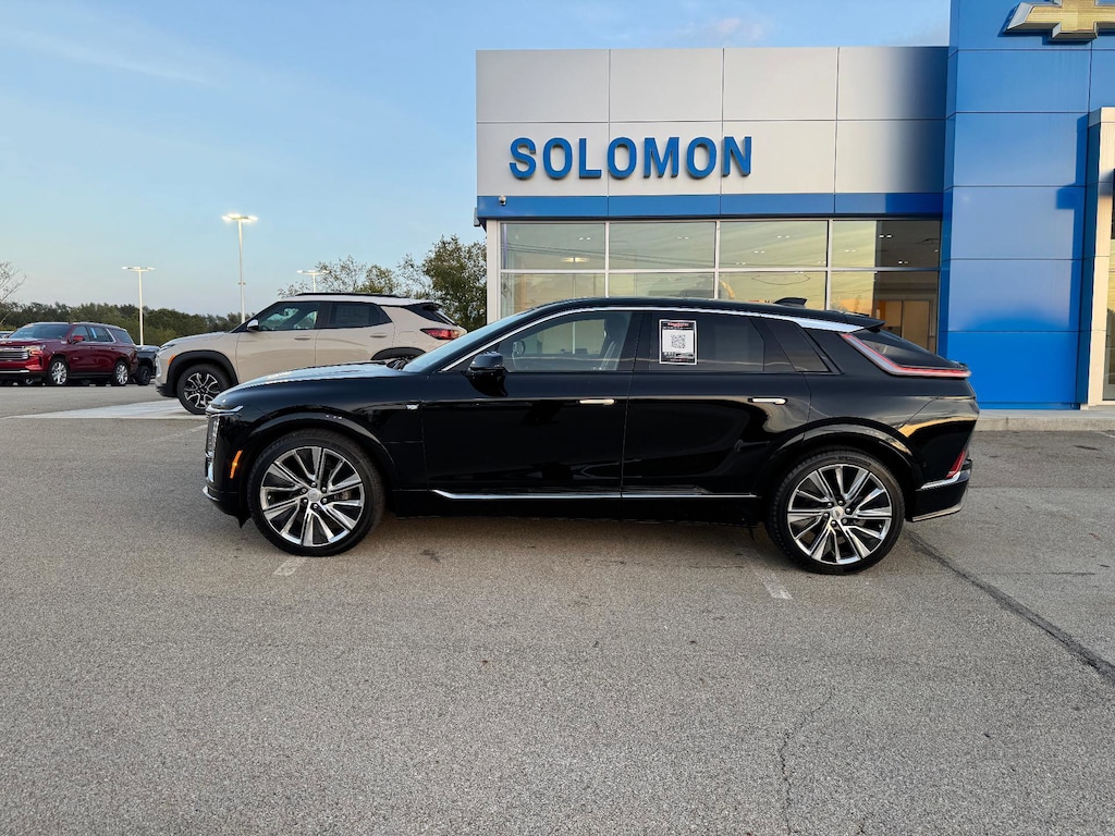 Used 2024 CADILLAC LYRIQ Luxury SUV