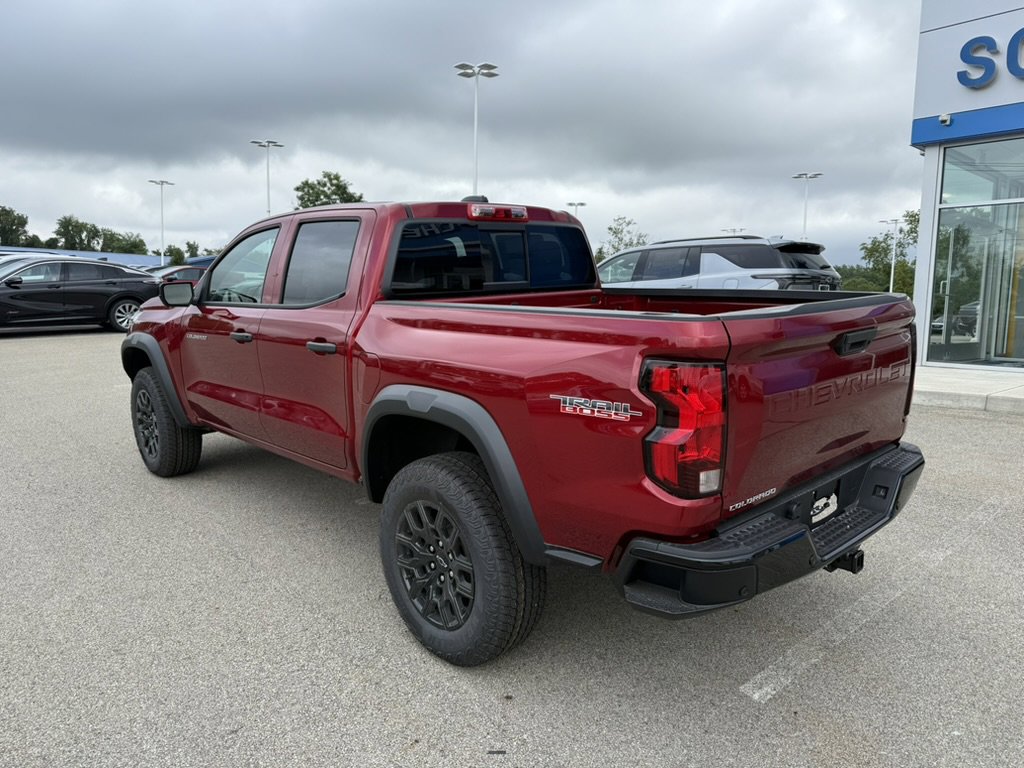2026 Chevrolet Colorado Trail Boss photo 2