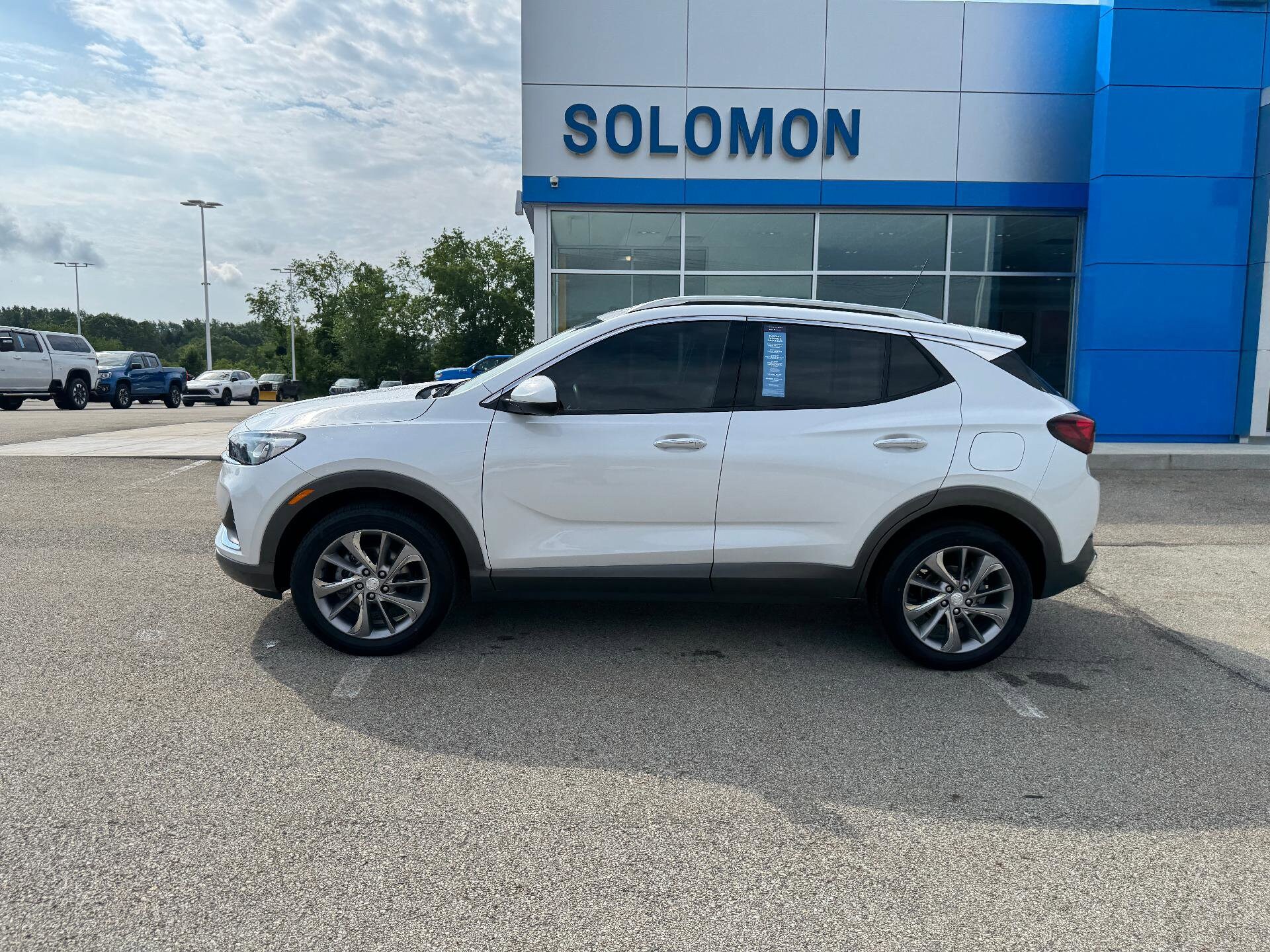 2023 Buick Encore GX Essence photo 2