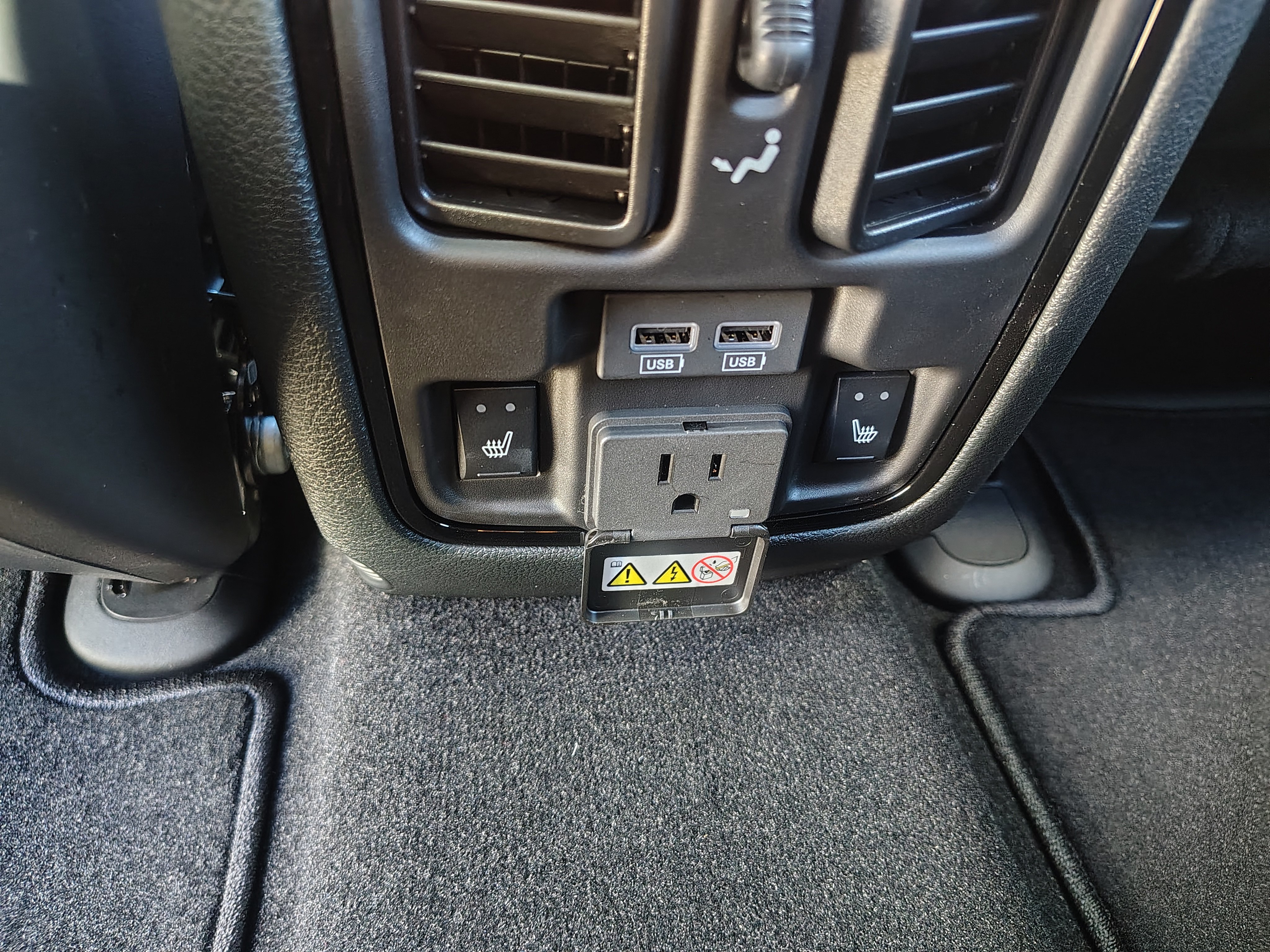 2027 Dodge Durango photo 25 of 42