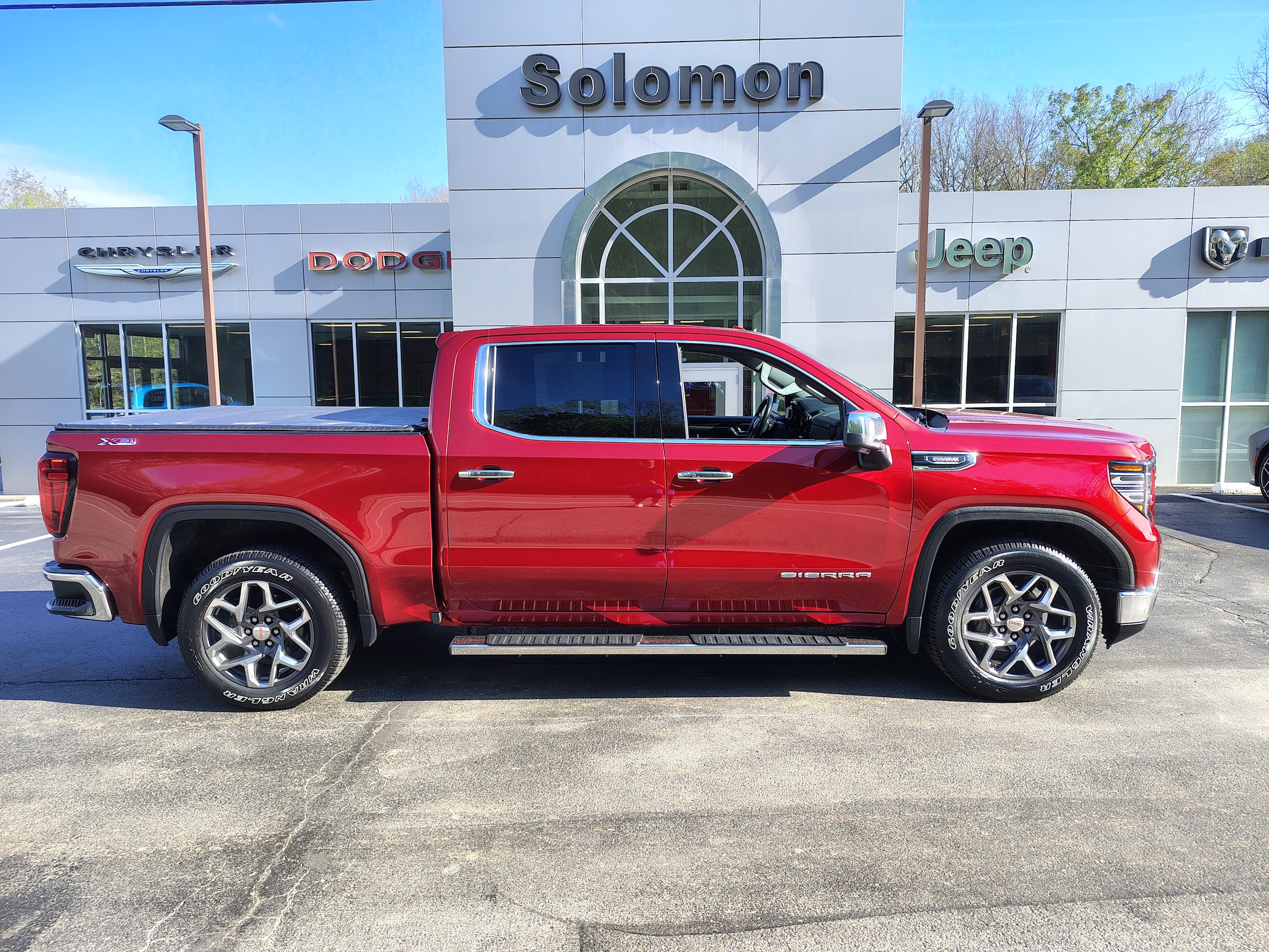 2022 GMC Sierra 1500 SLT - 0
