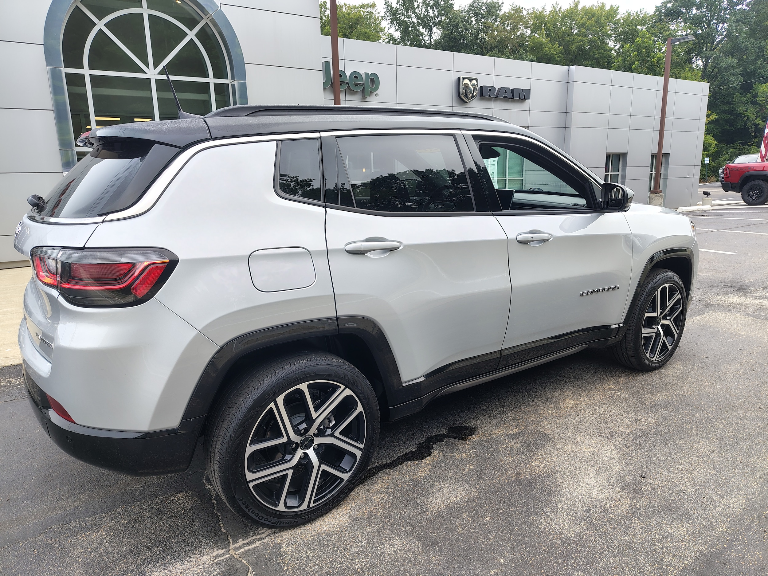 2025 Jeep Compass Limited Silver Zynith Metallic Clearcoat at Solomon CJD Carmichaels