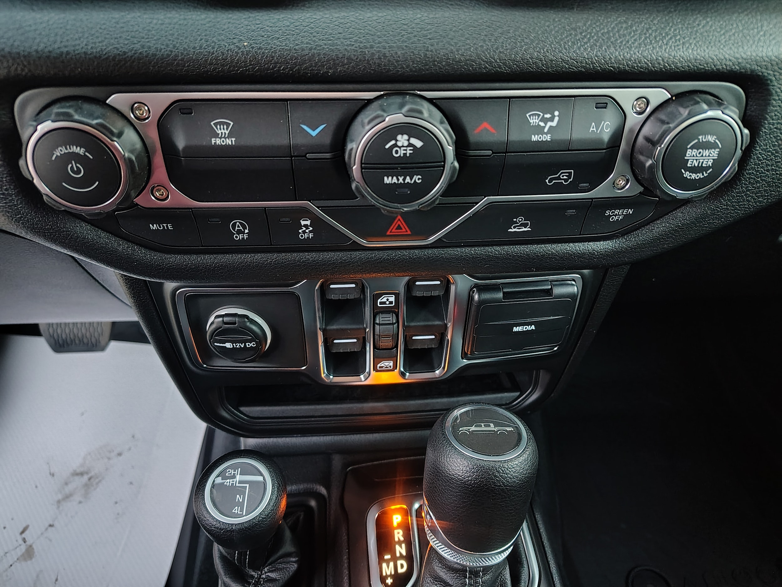 2026 Jeep Gladiator SPORT 4X4 Anvil at Solomon CJD Carmichaels
