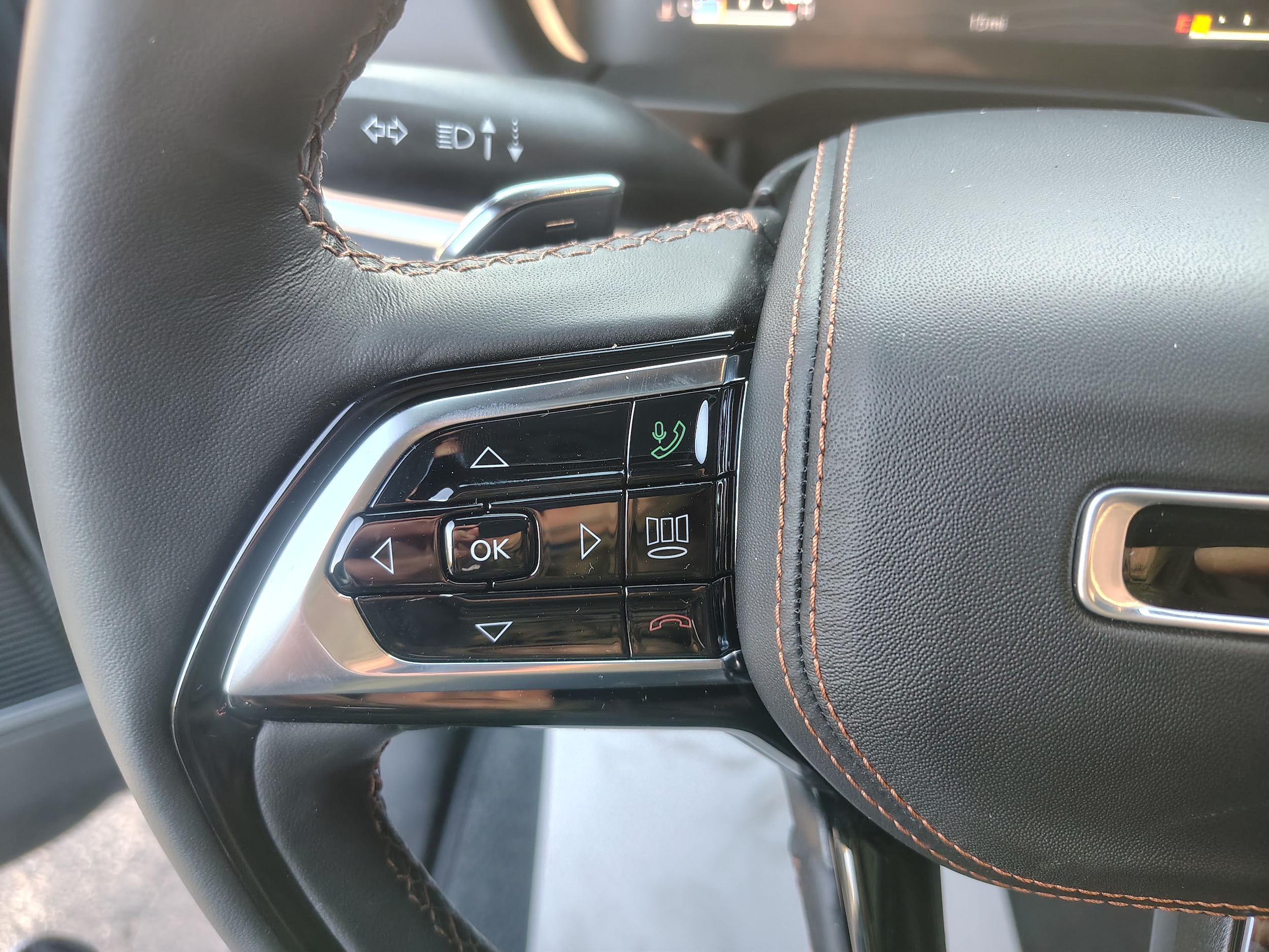 2027 Jeep Grand Cherokee photo 39 of 47