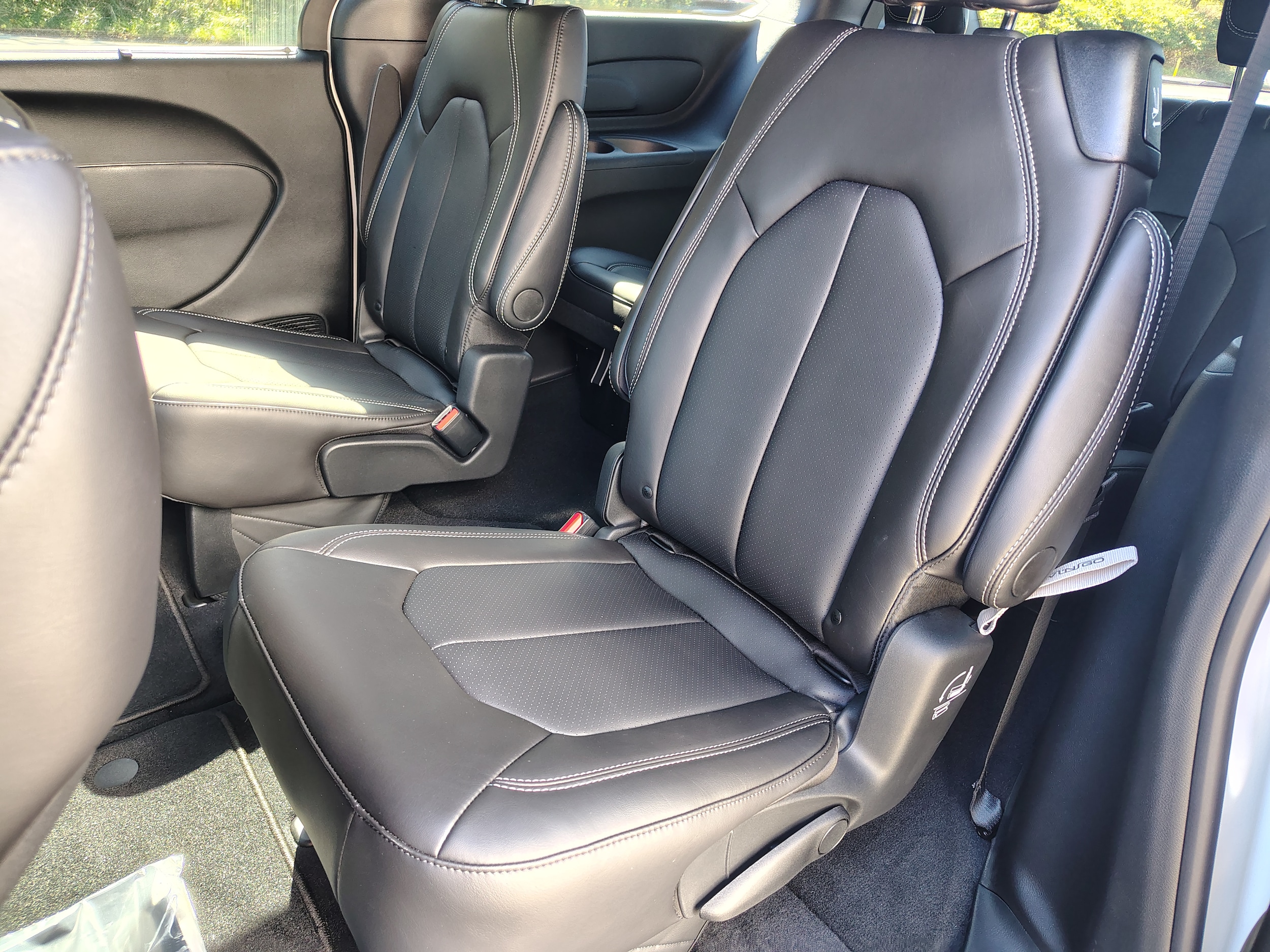 2026 Chrysler Pacifica SELECT Bright White at Three Rivers CJD