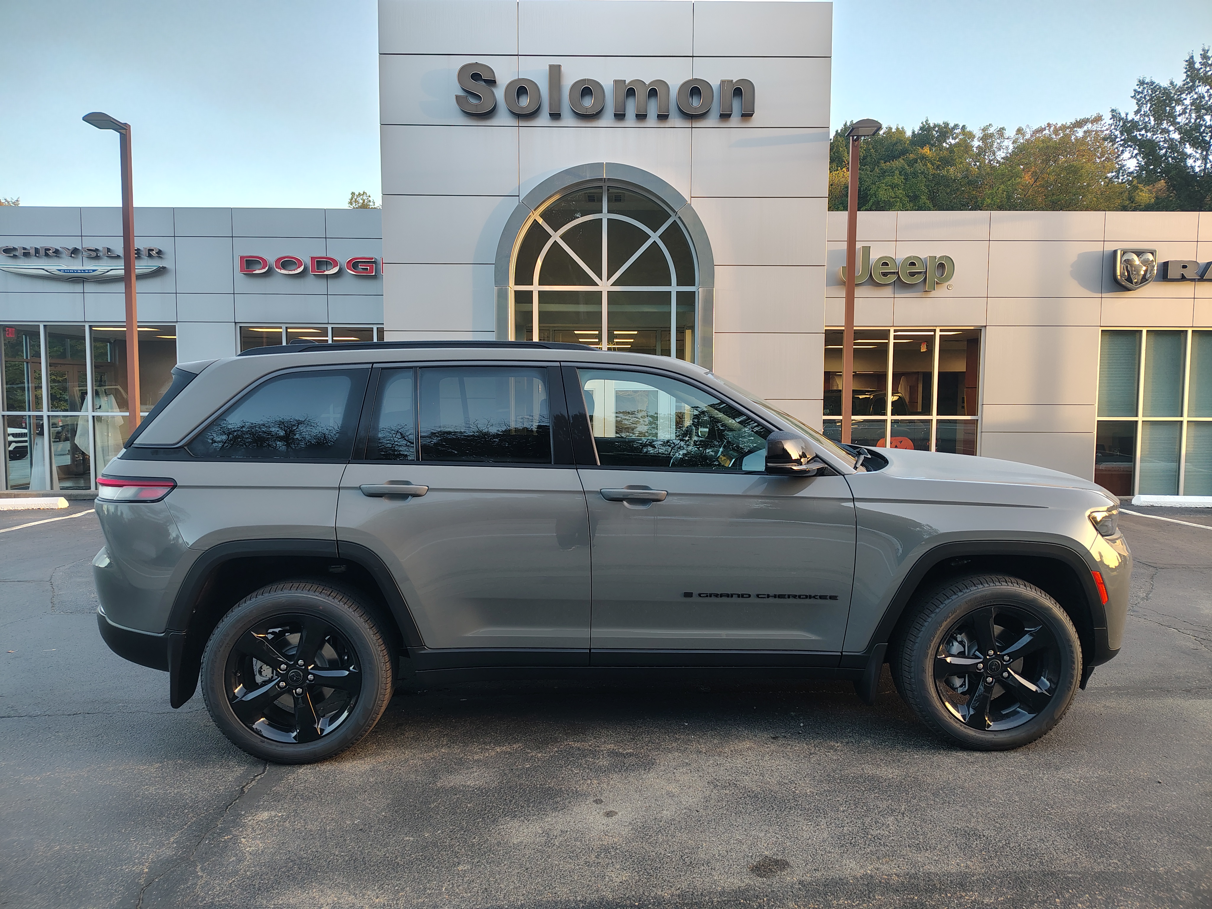 New 2027 Jeep Grand Cherokee LIMITED 4X4 Sport Utility