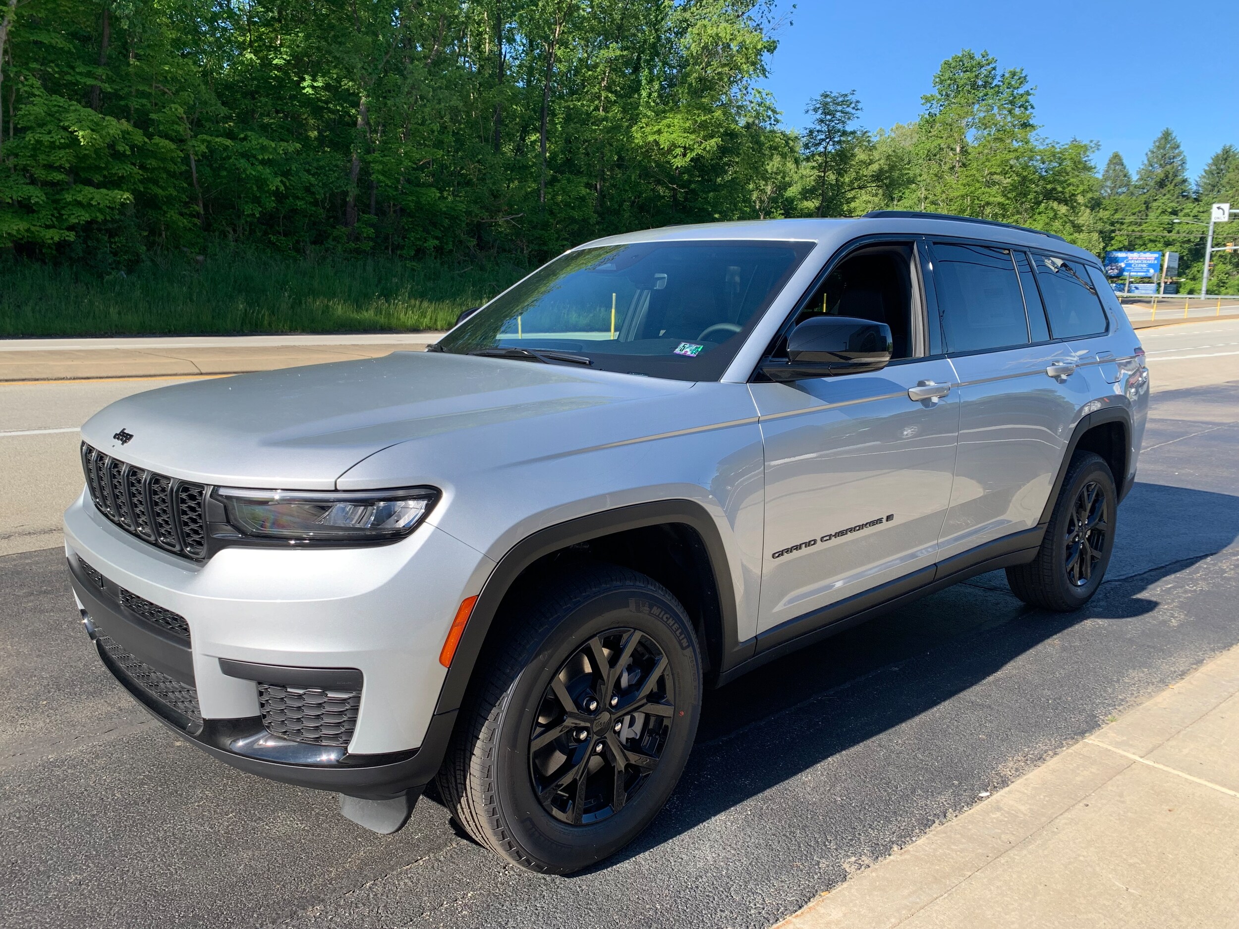 2025 Jeep Grand Cherokee Altitude photo 4