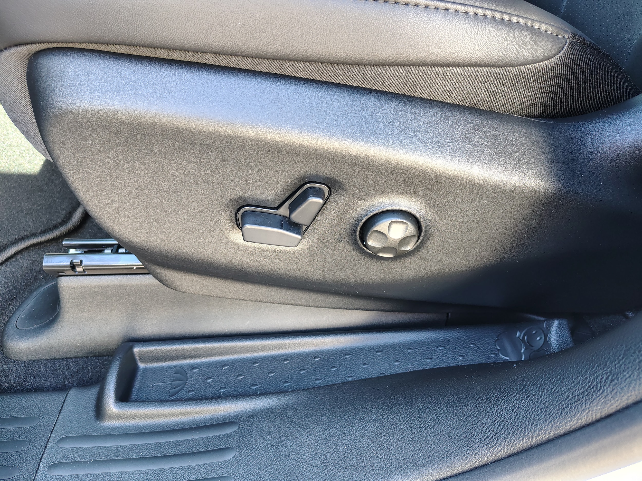 2026 Chrysler Pacifica SELECT Bright White at Three Rivers CJD