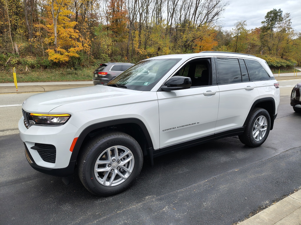 New 2025 Jeep Grand Cherokee LAREDO X 4X4 Sport Utility