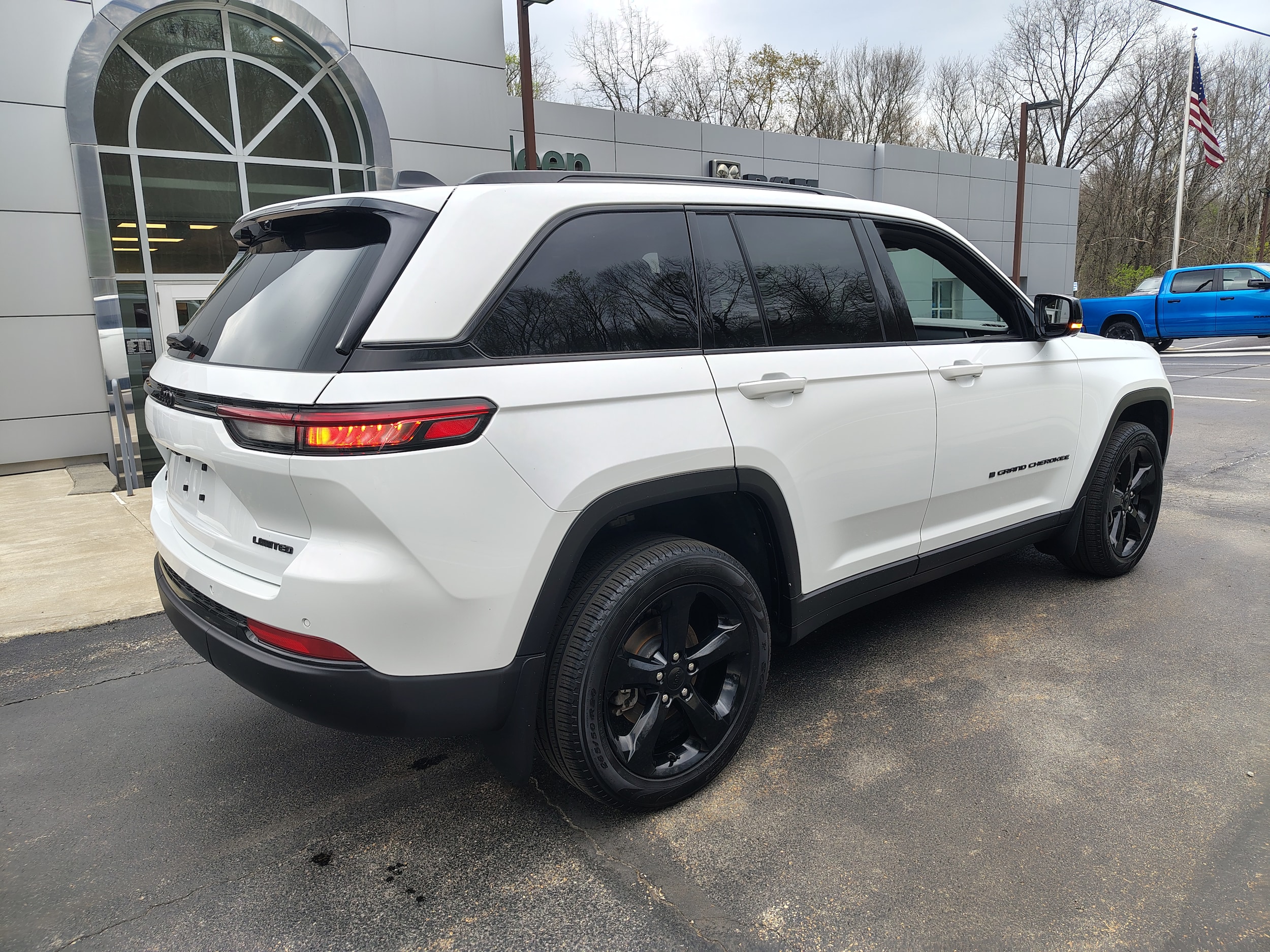 2024 Jeep Grand Cherokee Limited Bright White Clearcoat at Solomon CJD Carmichaels