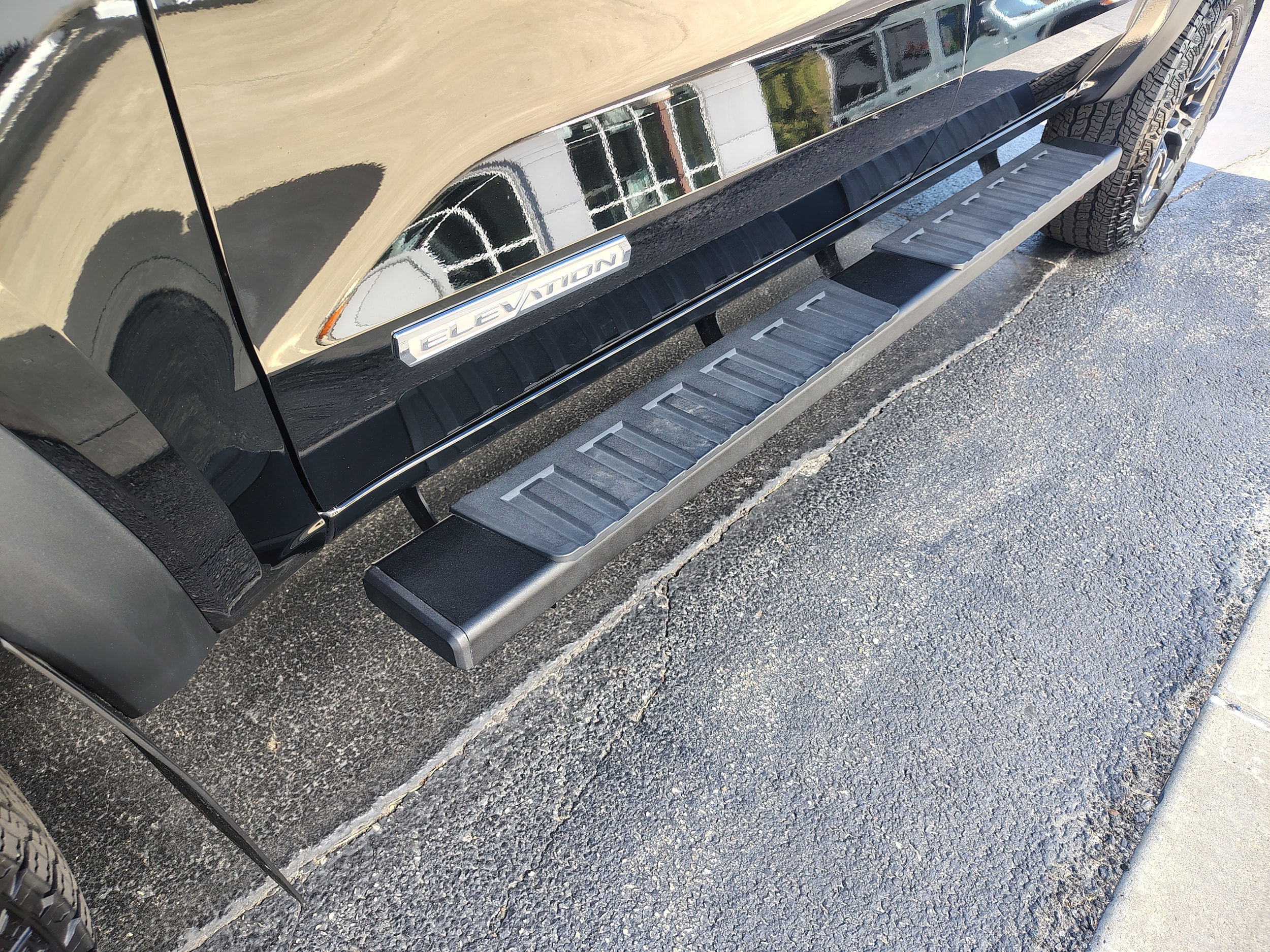 2025 GMC Canyon photo 7 of 39
