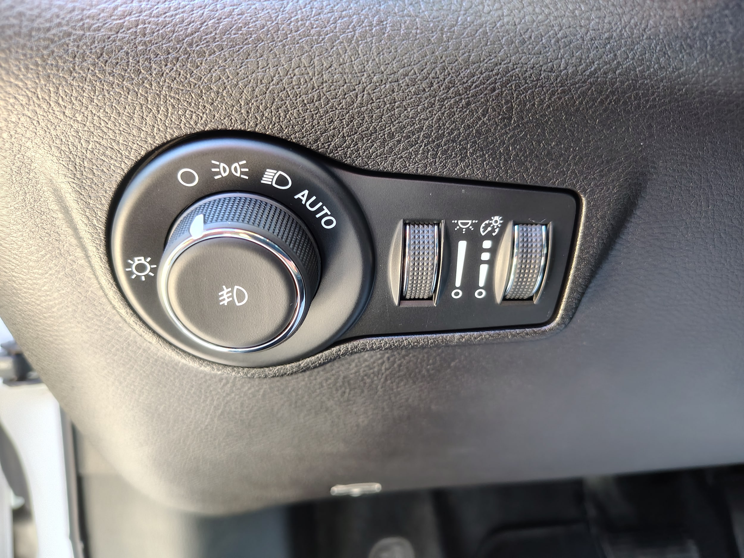 2025 Jeep Compass Limited Bright White Clearcoat at Solomon CJD Brownsville