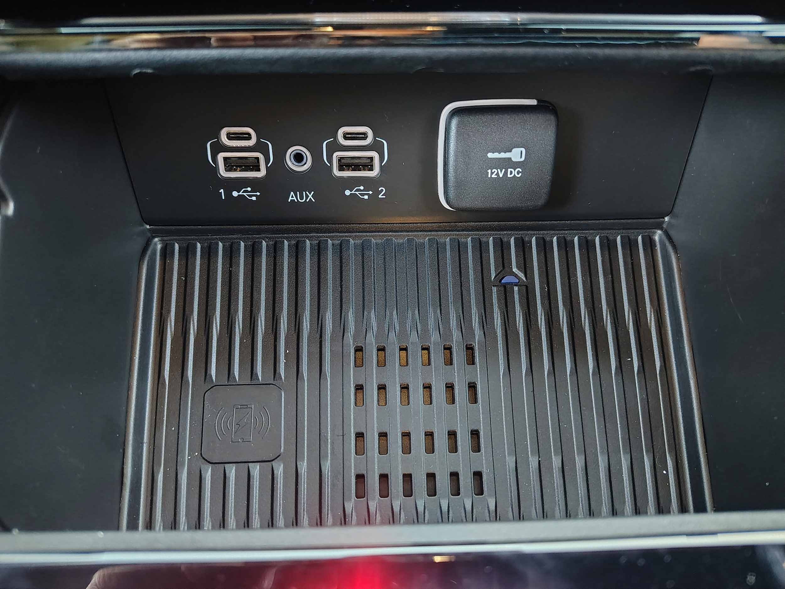 2027 Jeep Grand Cherokee photo 39 of 43
