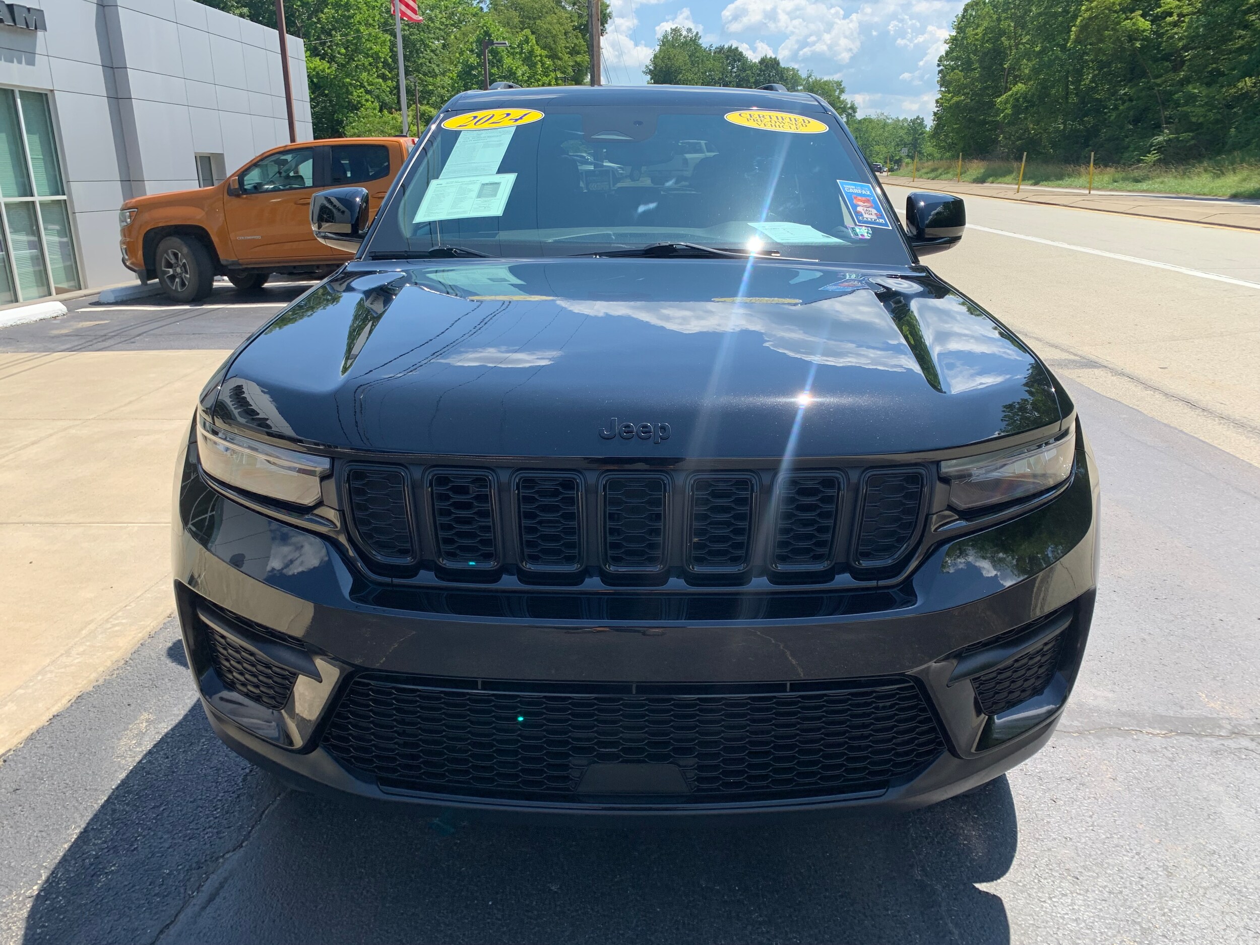 2024 Jeep Grand Cherokee Altitude photo 3