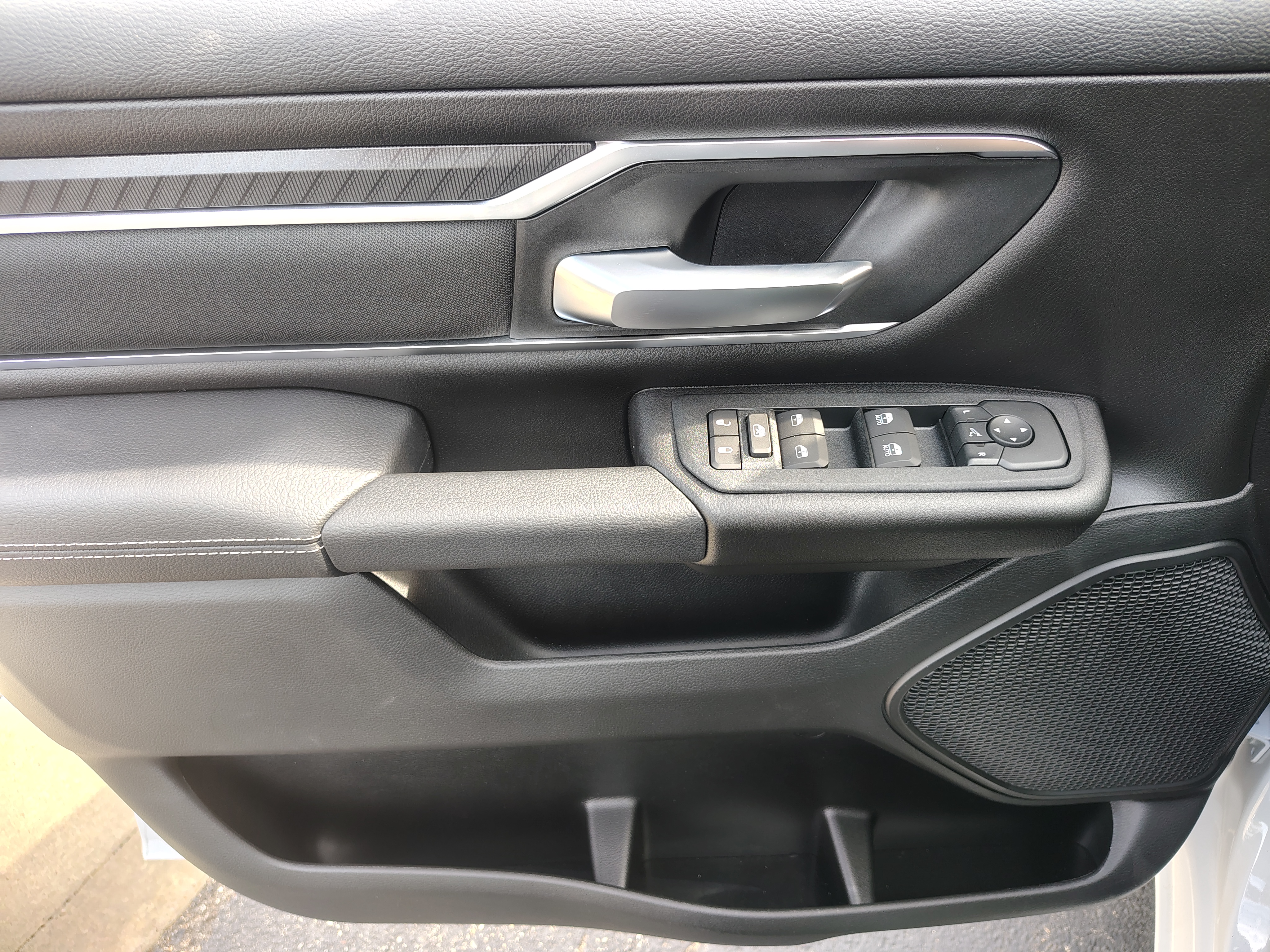 2027 Ram 1500 photo 20 of 42