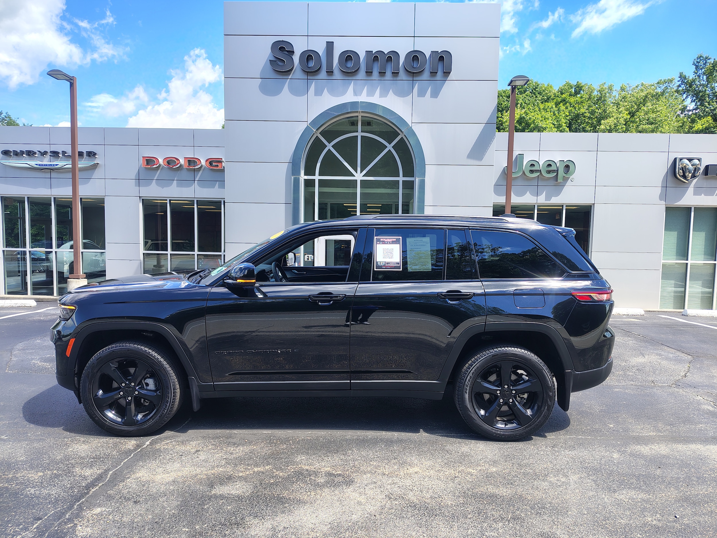 2024 Jeep Grand Cherokee Limited Diamond Black Crystal Pearlcoat at Solomon CJD Carmichaels