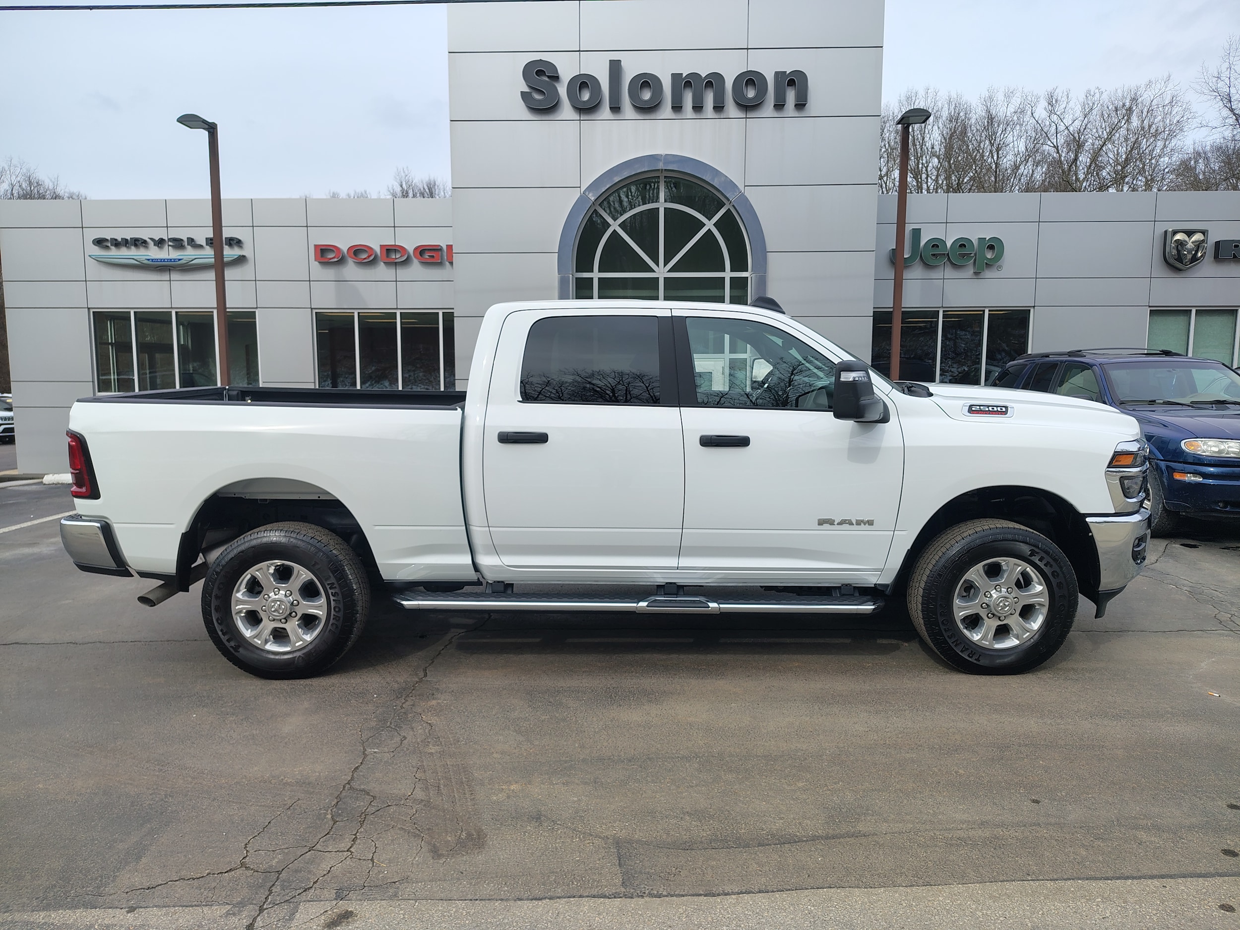 2025 RAM 2500 Big Horn Crew Cab 4WD