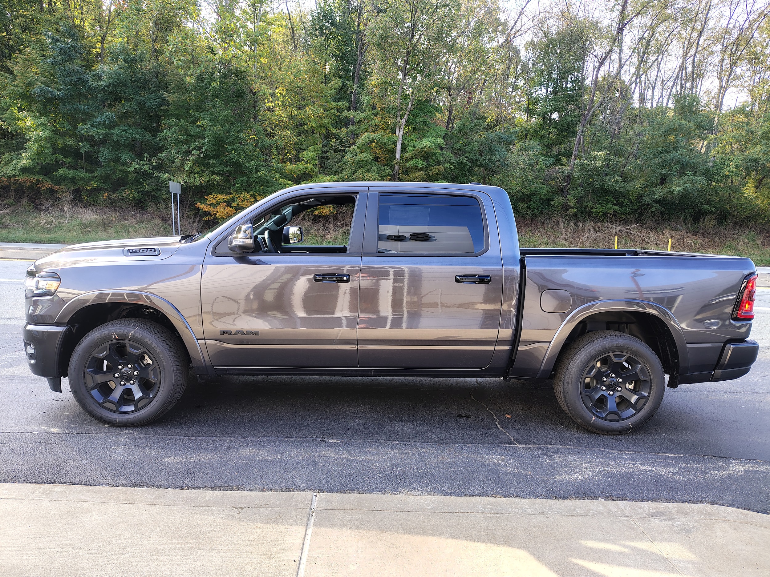 2027 Ram 1500 photo 6 of 32