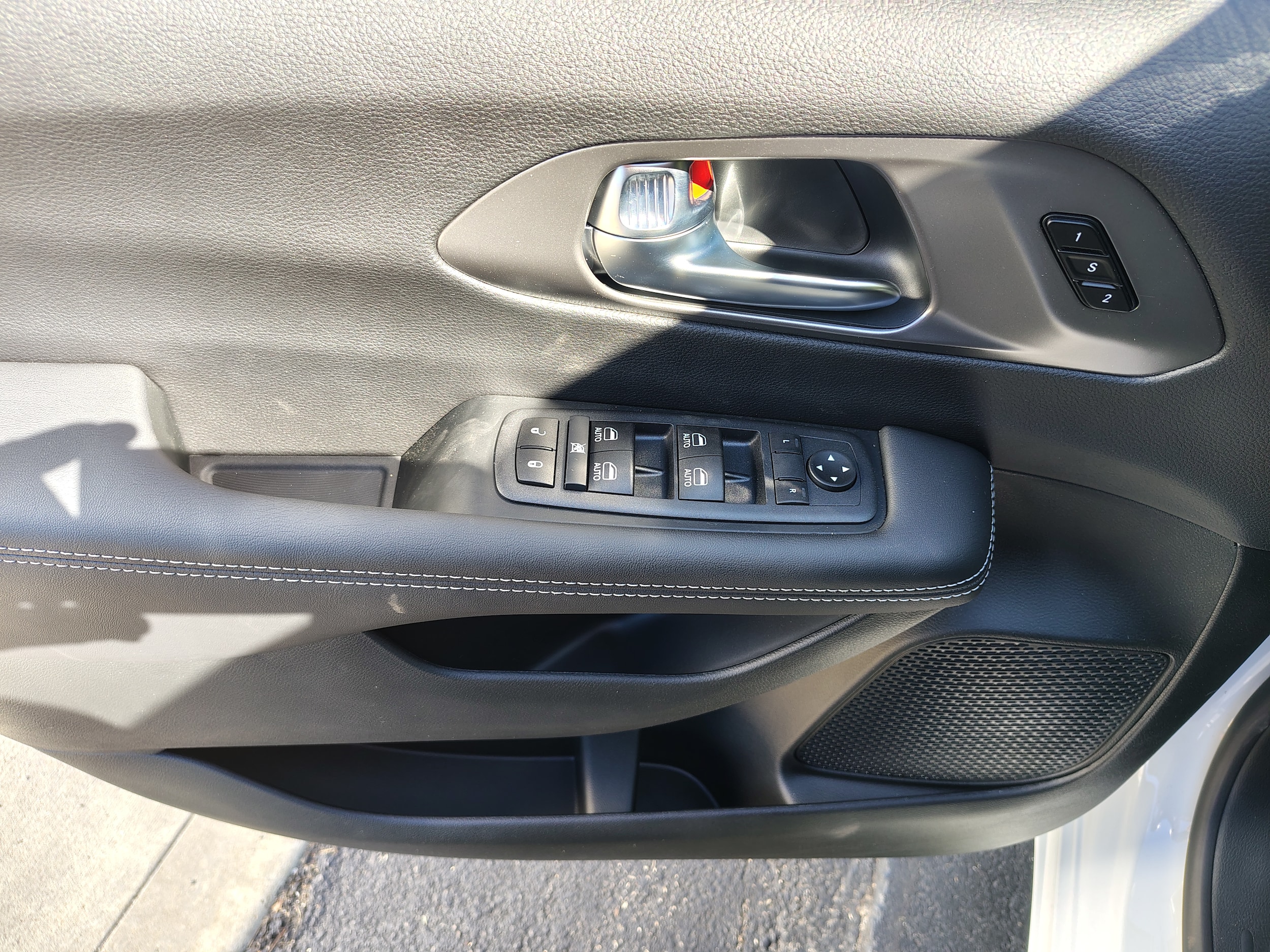 2026 Chrysler Pacifica SELECT Bright White at Three Rivers CJD