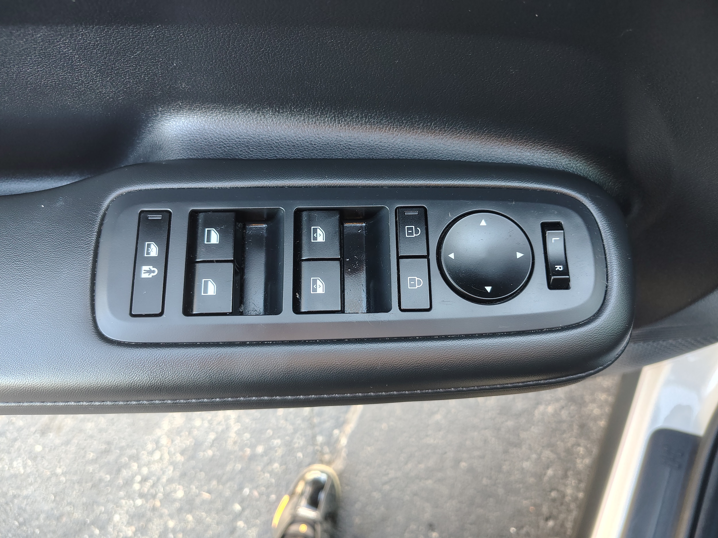 2025 Hyundai Santa Fe Hybrid photo 23 of 40