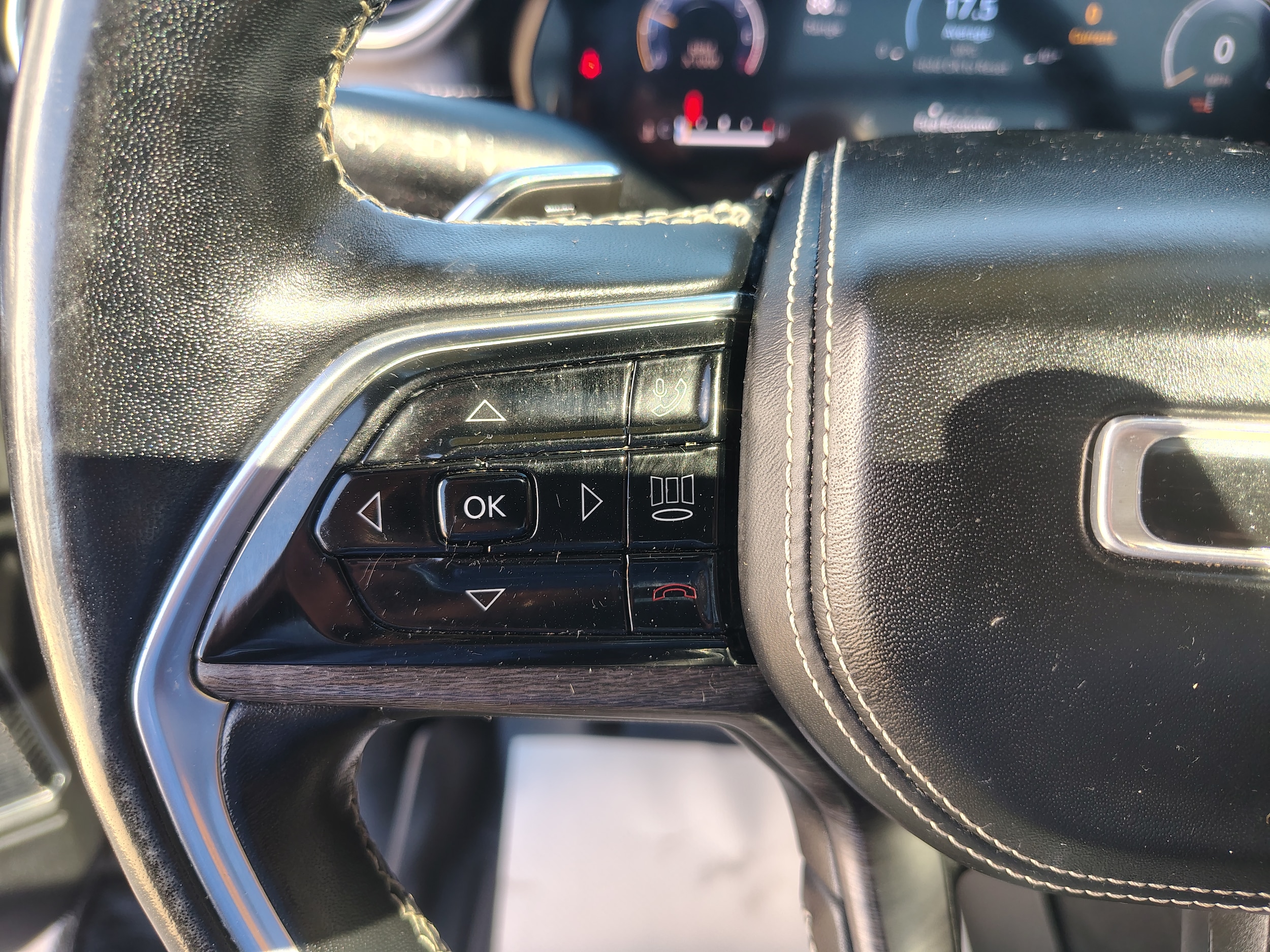 2022 Jeep Grand Cherokee L photo 38 of 46